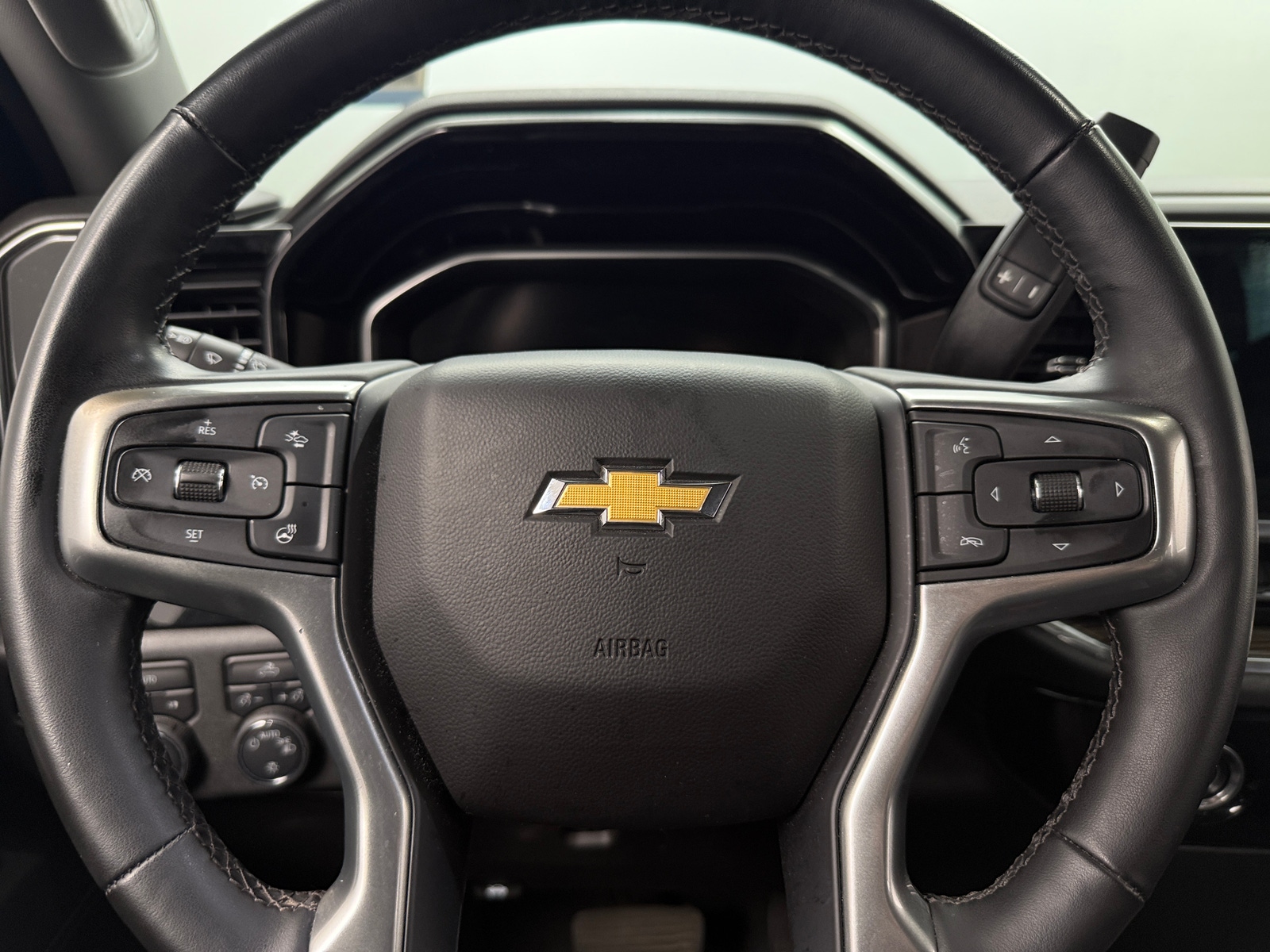 Thumbnail: 2023 Chevrolet Silverado 1500 - 5