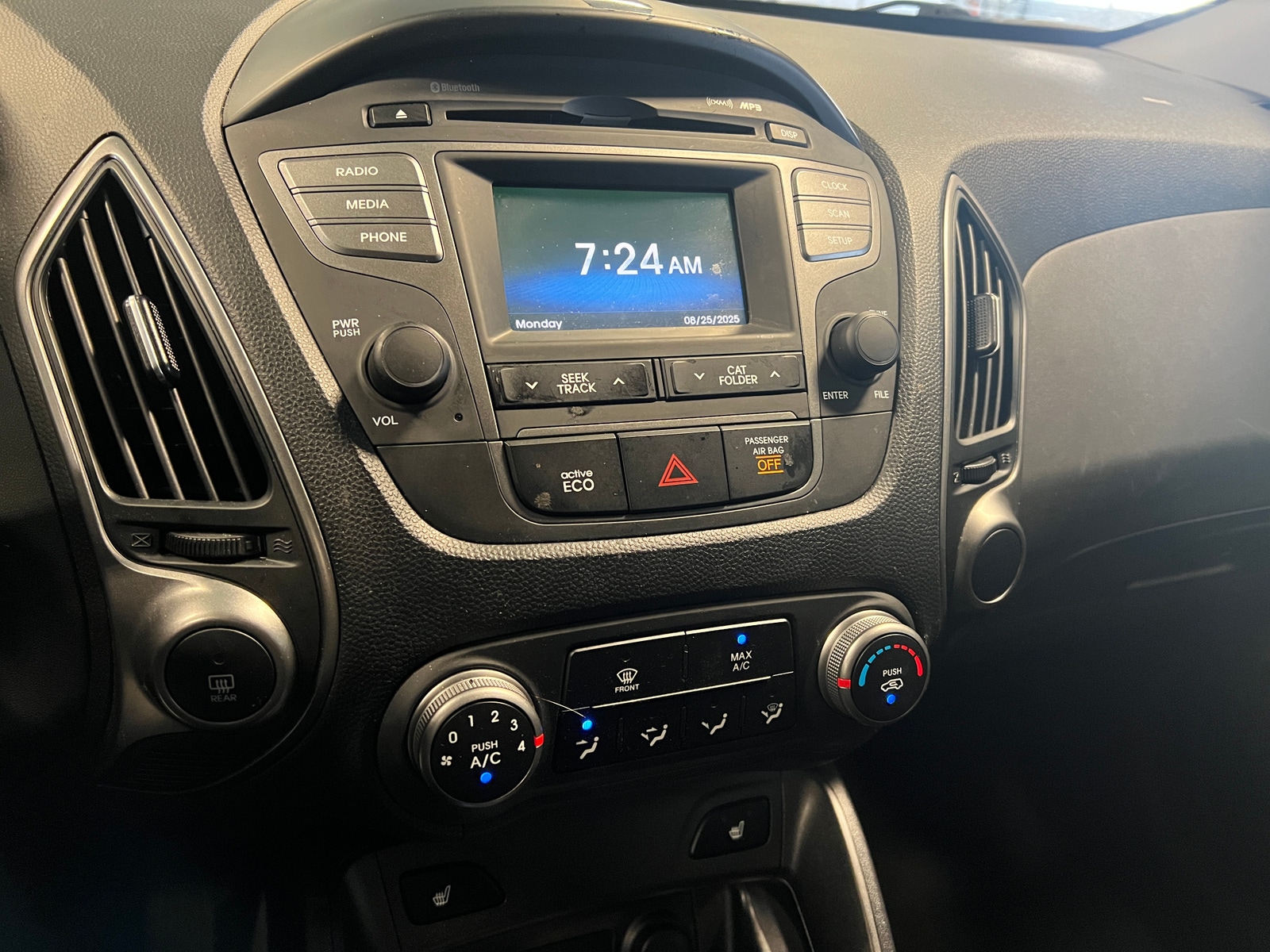 Thumbnail: 2014 Hyundai Tucson - 3