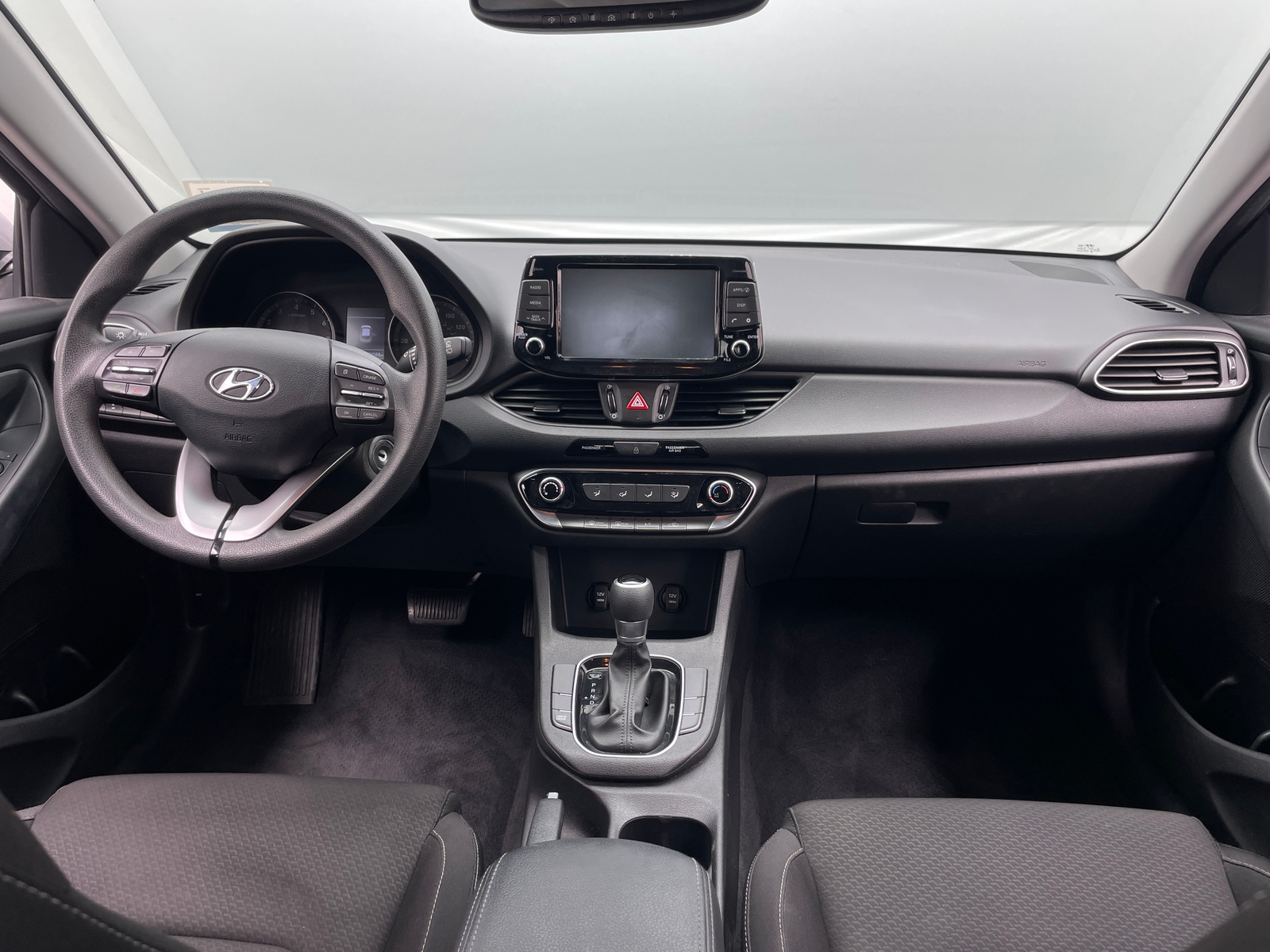 Thumbnail: 2018 Hyundai Elantra - 3
