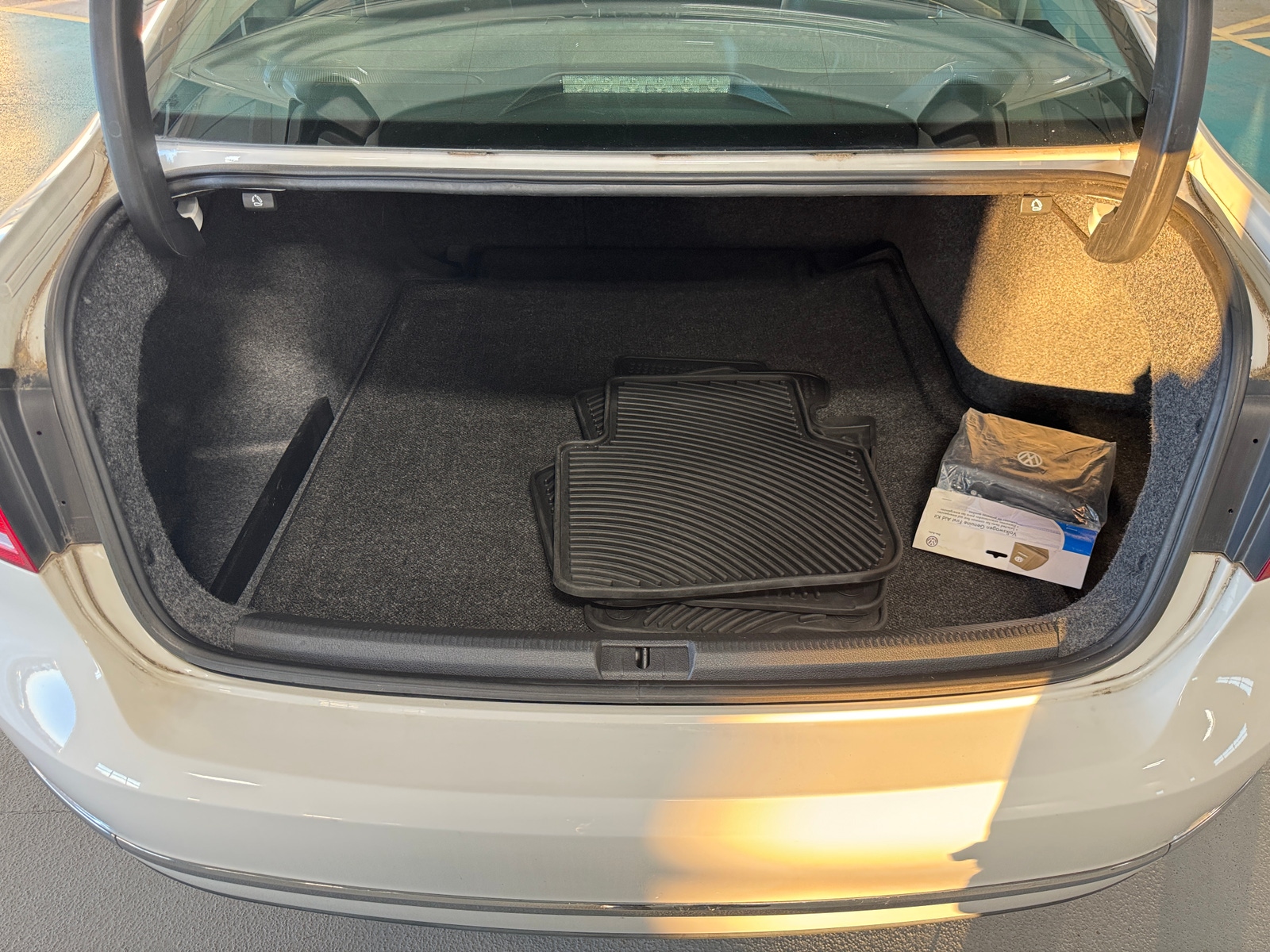 Thumbnail: 2015 Volkswagen Passat - 6