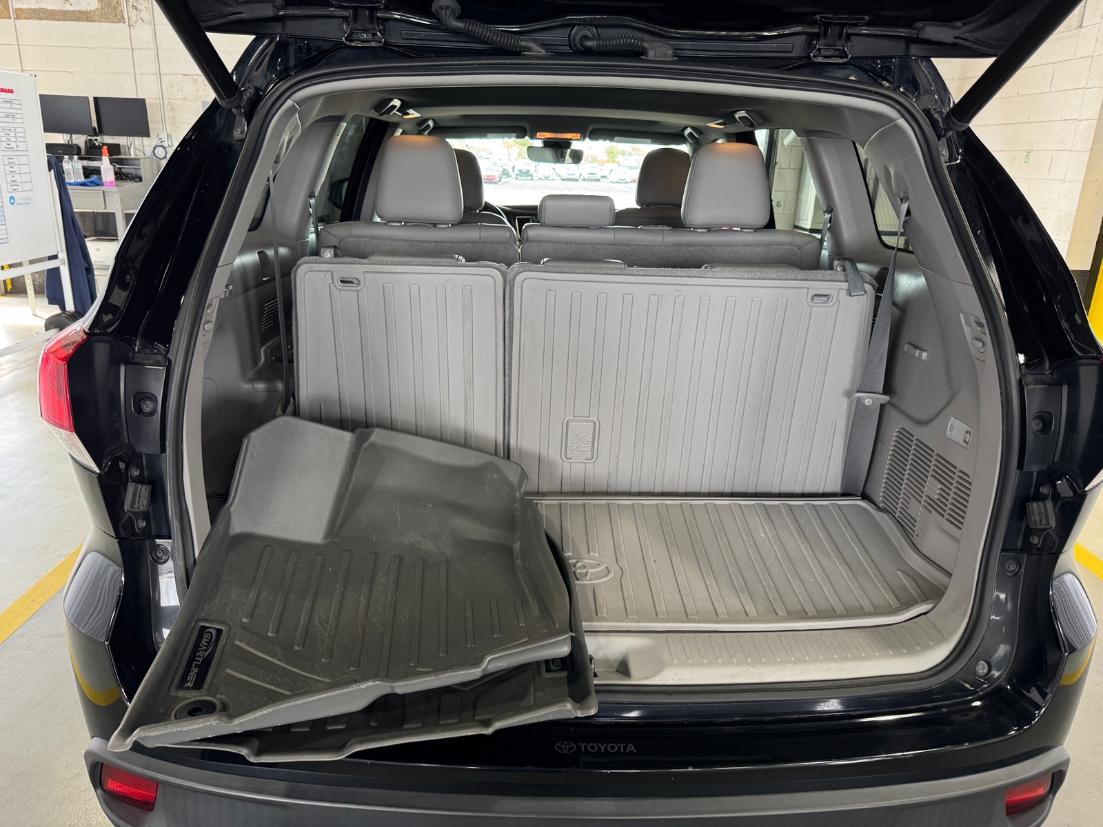 Thumbnail: 2018 Toyota Highlander - 6