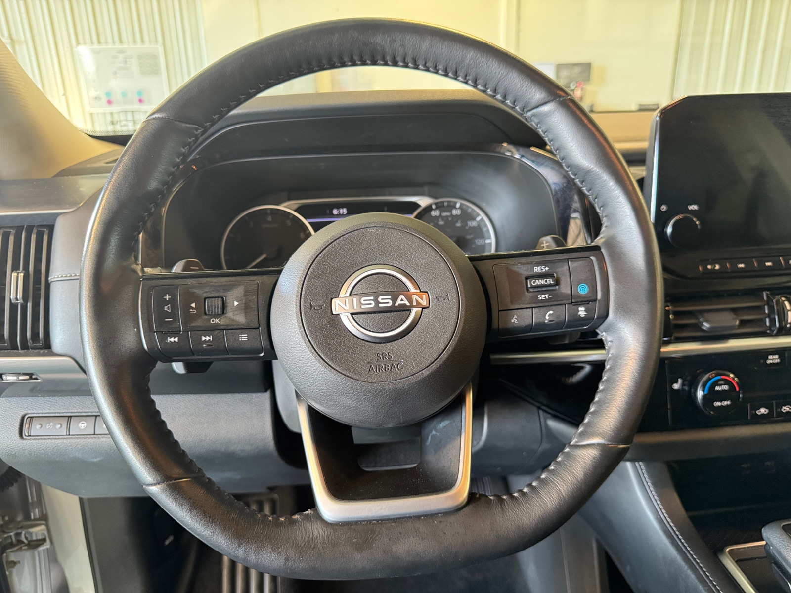 Thumbnail: 2023 Nissan Pathfinder - 4
