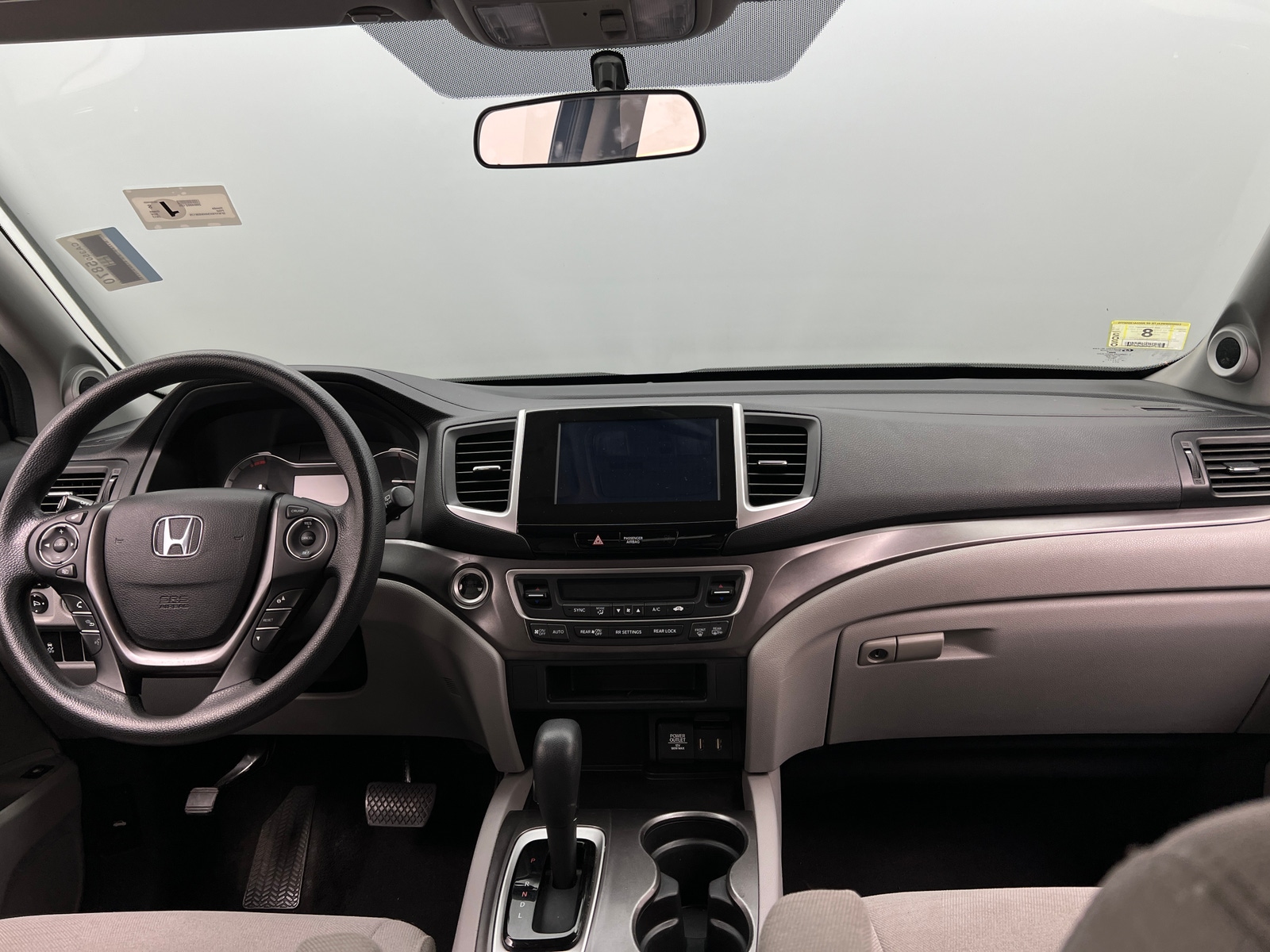 Thumbnail: 2017 Honda Pilot - 3