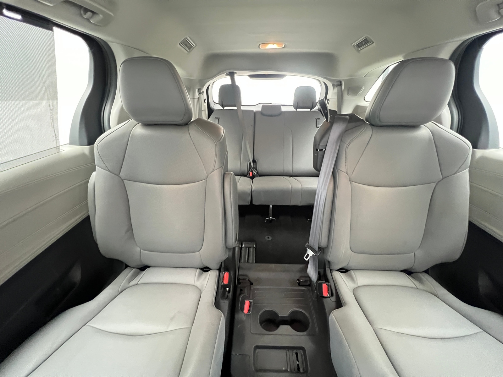 Thumbnail: 2022 Toyota Sienna - 5