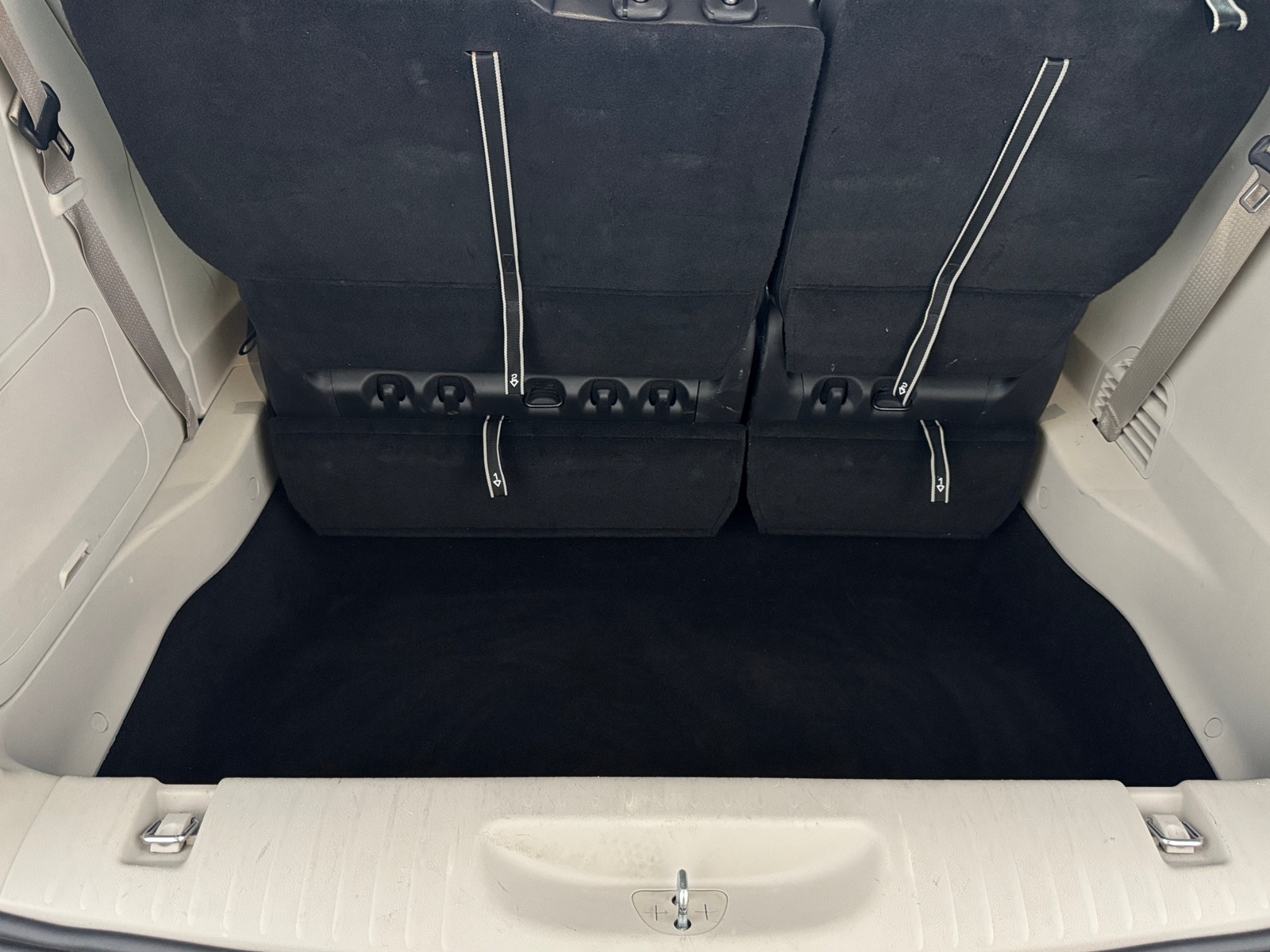 Thumbnail: 2022 Chrysler Pacifica - 6