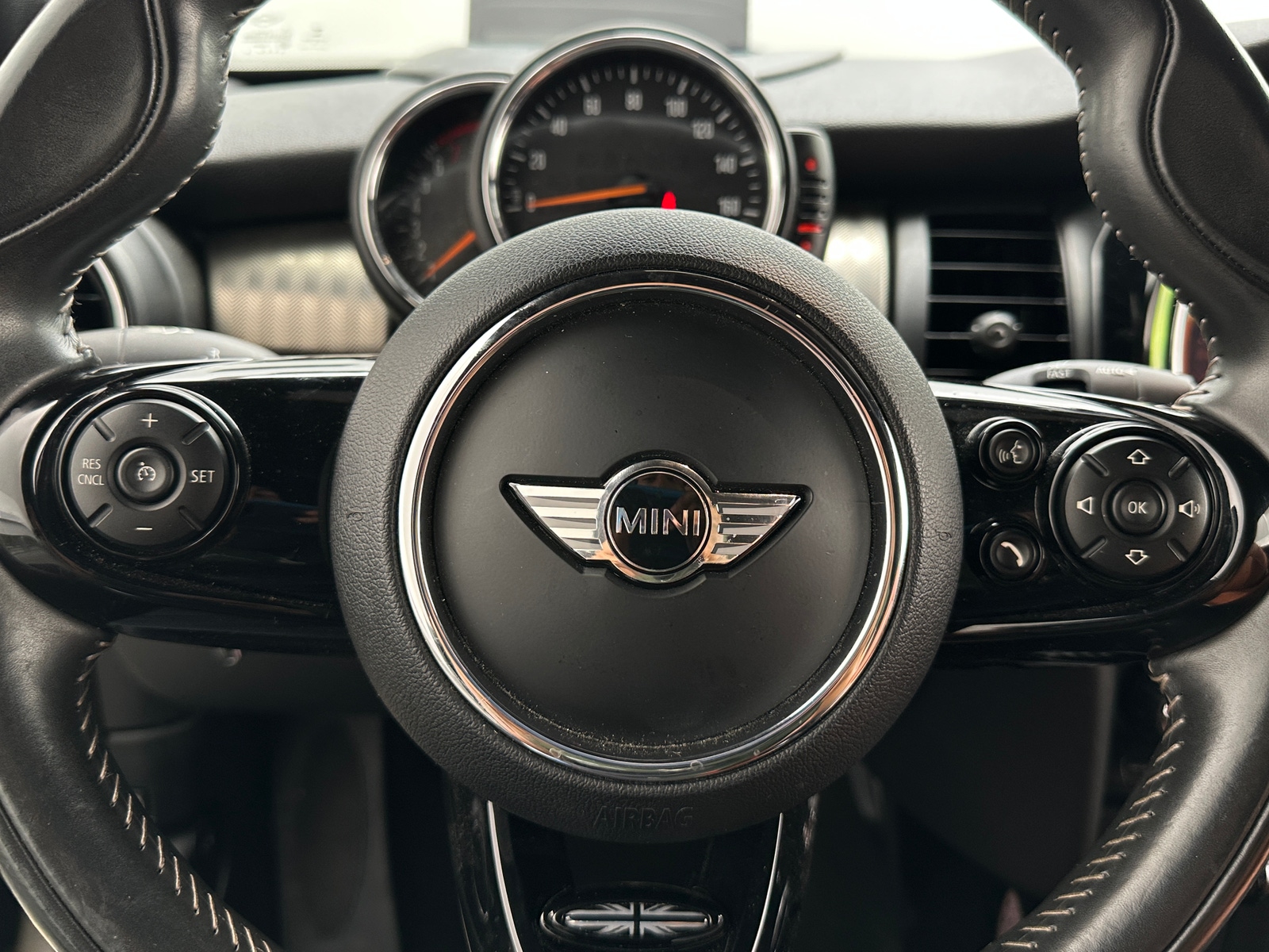 Thumbnail: 2017 MINI Cooper Convertible - 4