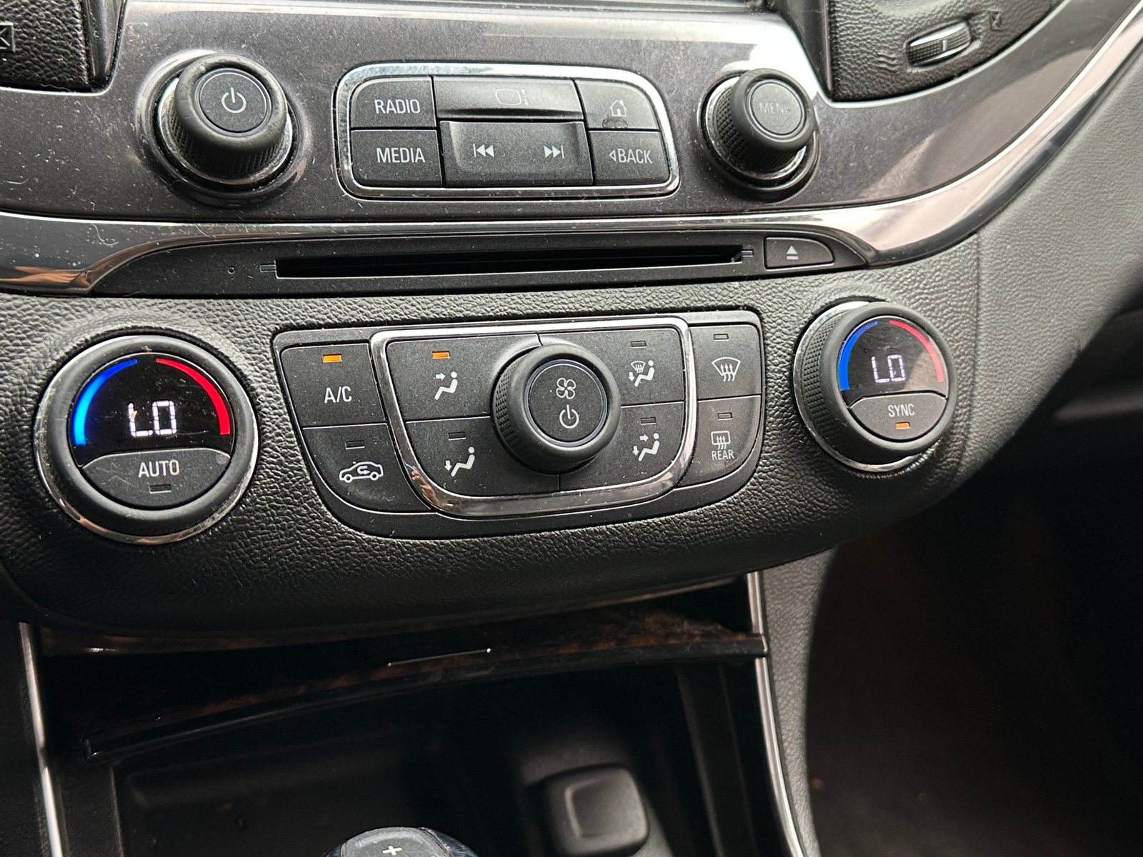 Thumbnail: 2015 Chevrolet Impala - 3