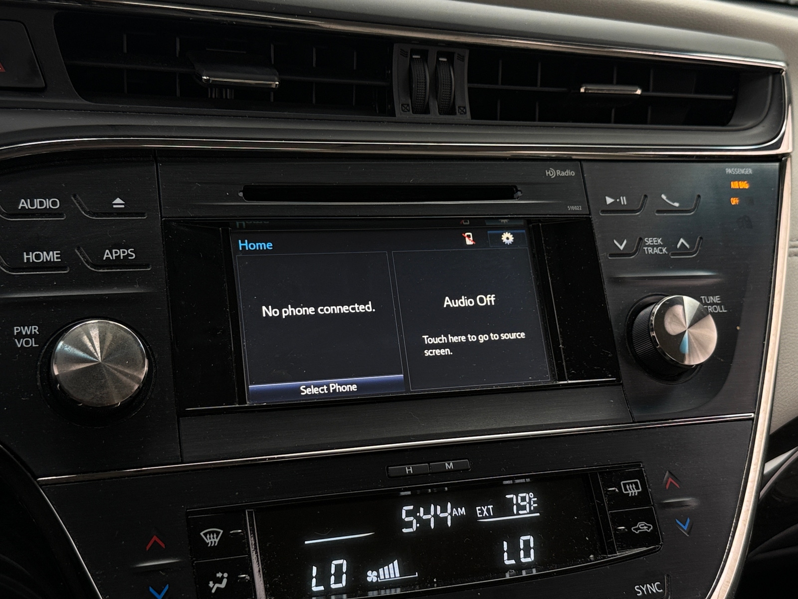Thumbnail: 2015 Toyota Avalon - 3