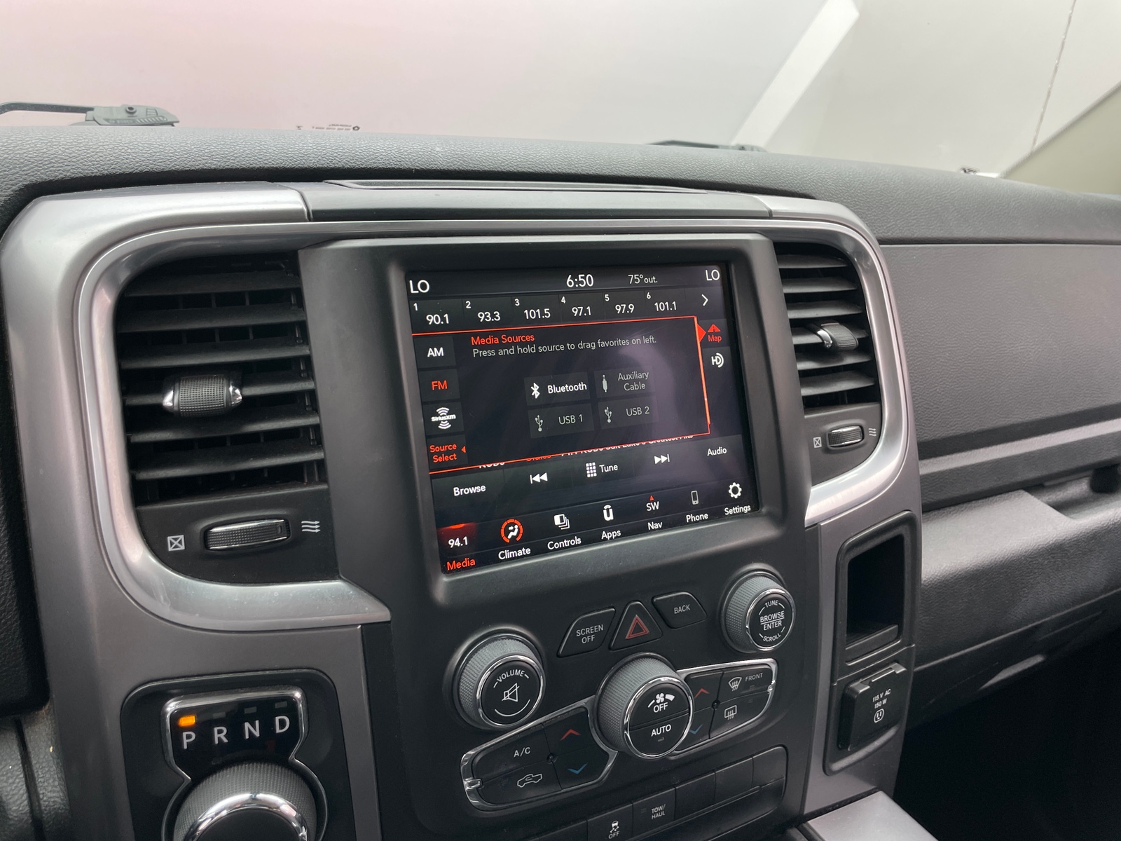Thumbnail: 2023 RAM 1500 Classic - 4