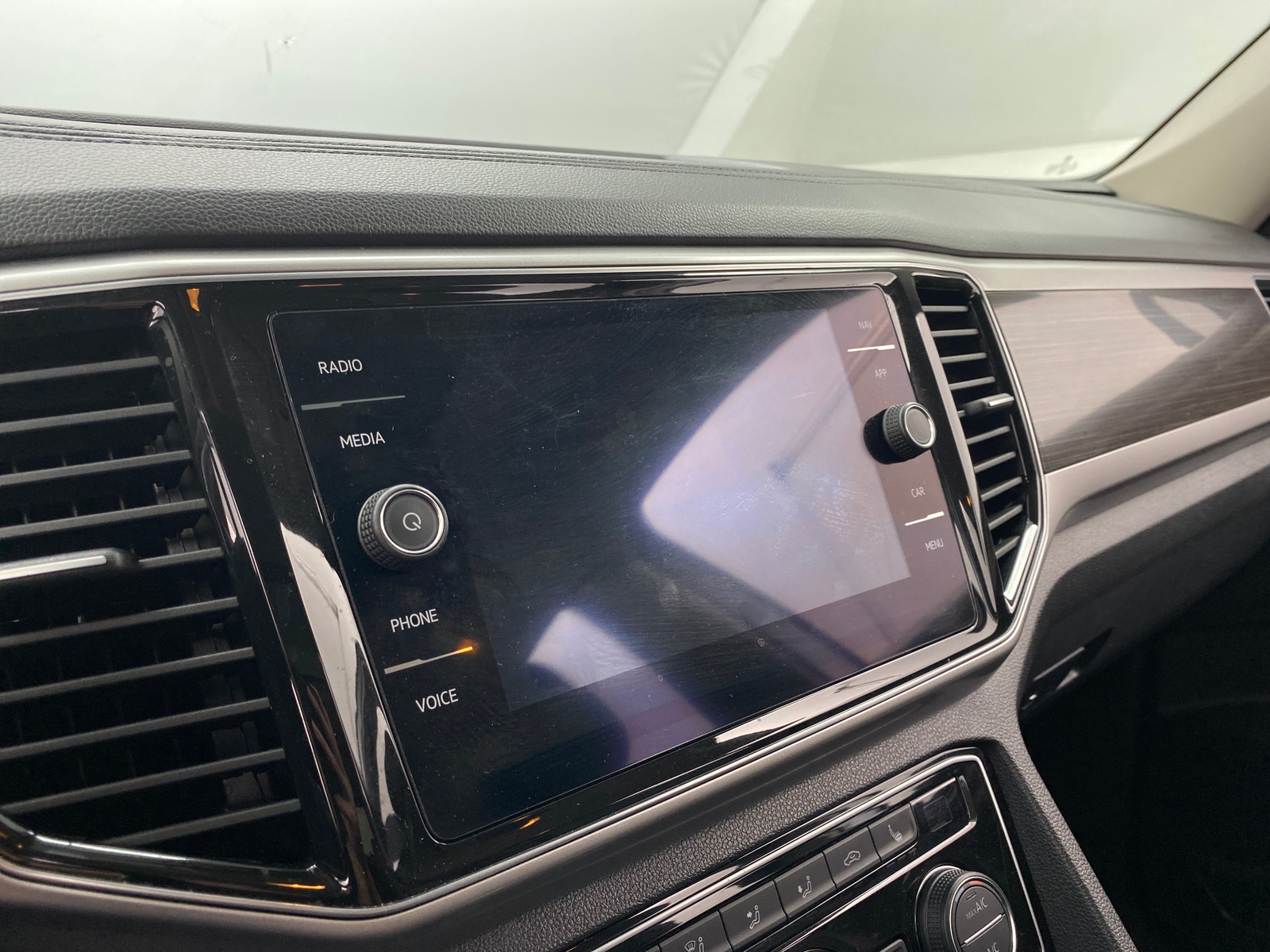 Thumbnail: 2019 Volkswagen Atlas - 3