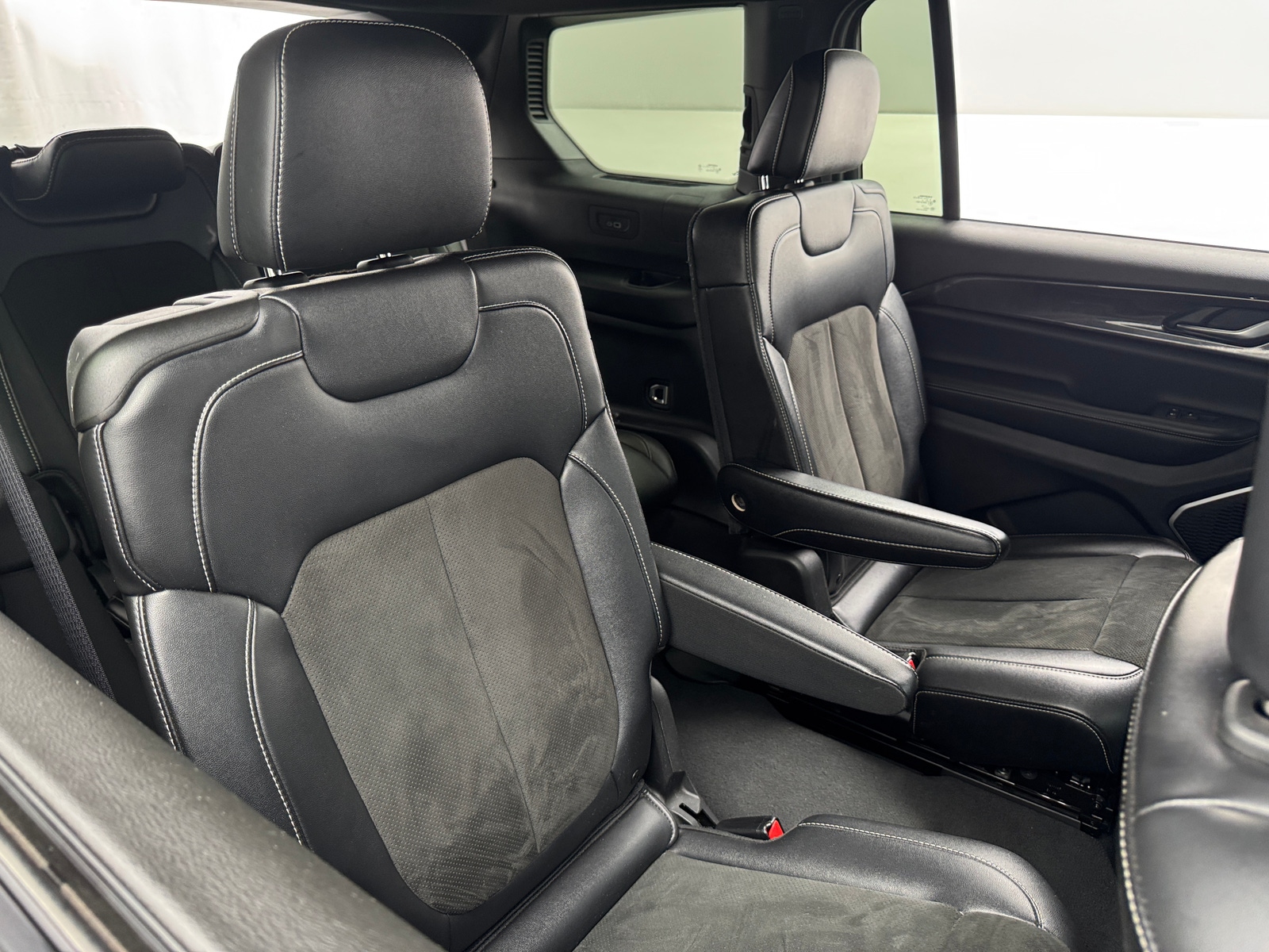 Thumbnail: 2022 Jeep Grand Cherokee L - 5