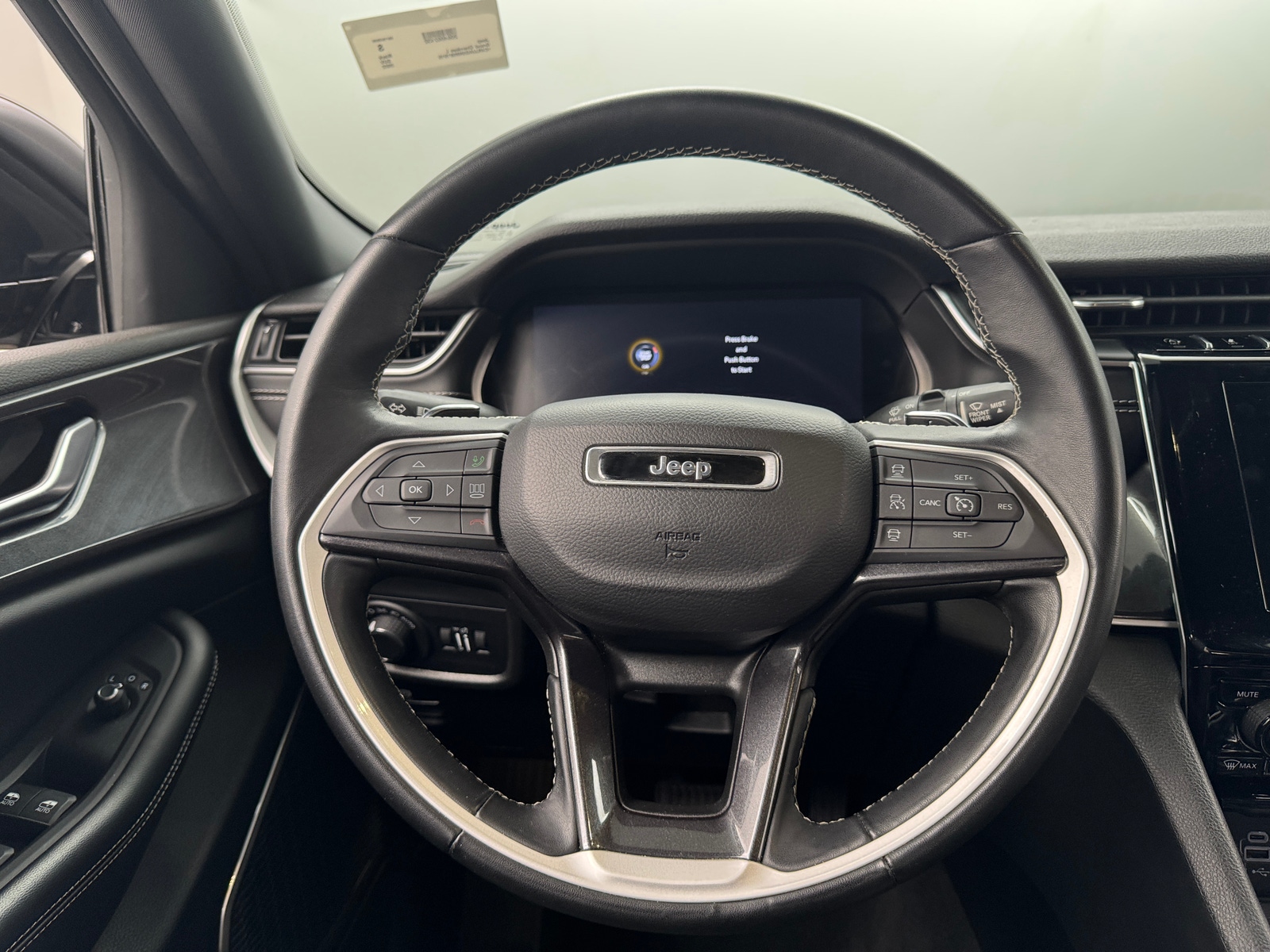 Thumbnail: 2022 Jeep Grand Cherokee L - 4
