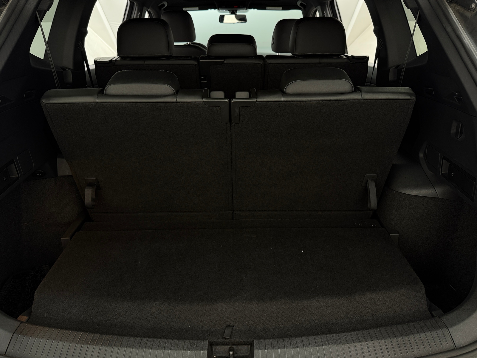 Thumbnail: 2018 Volkswagen Tiguan - 6