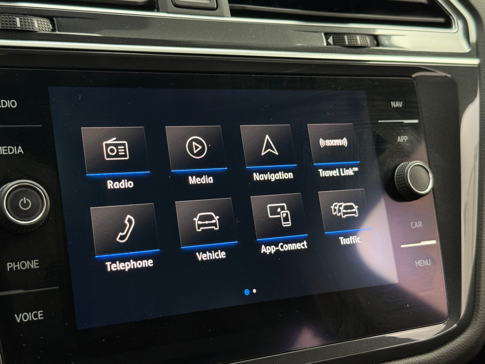 Thumbnail: 2018 Volkswagen Tiguan - 3