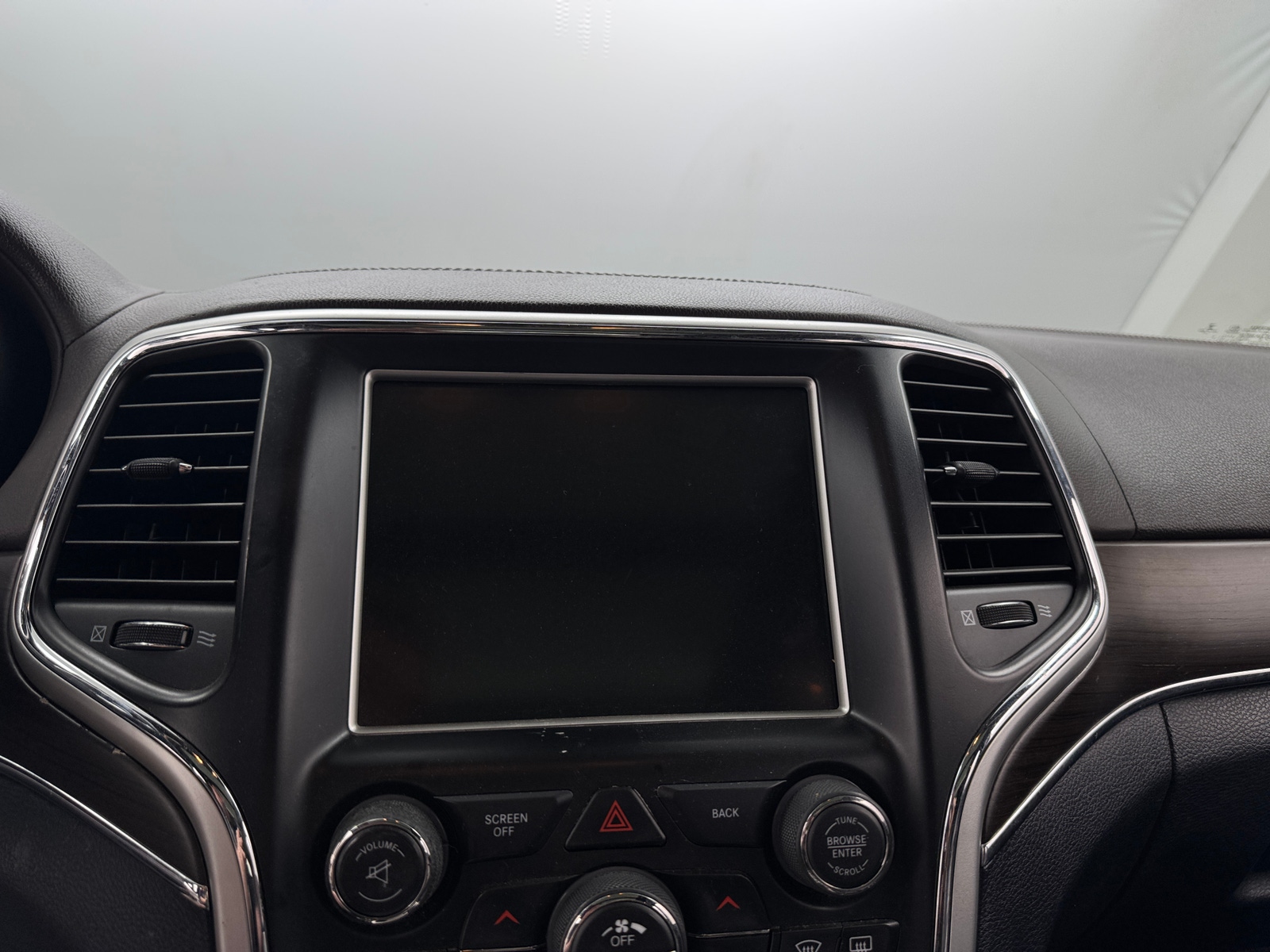 Thumbnail: 2015 Jeep Grand Cherokee - 3