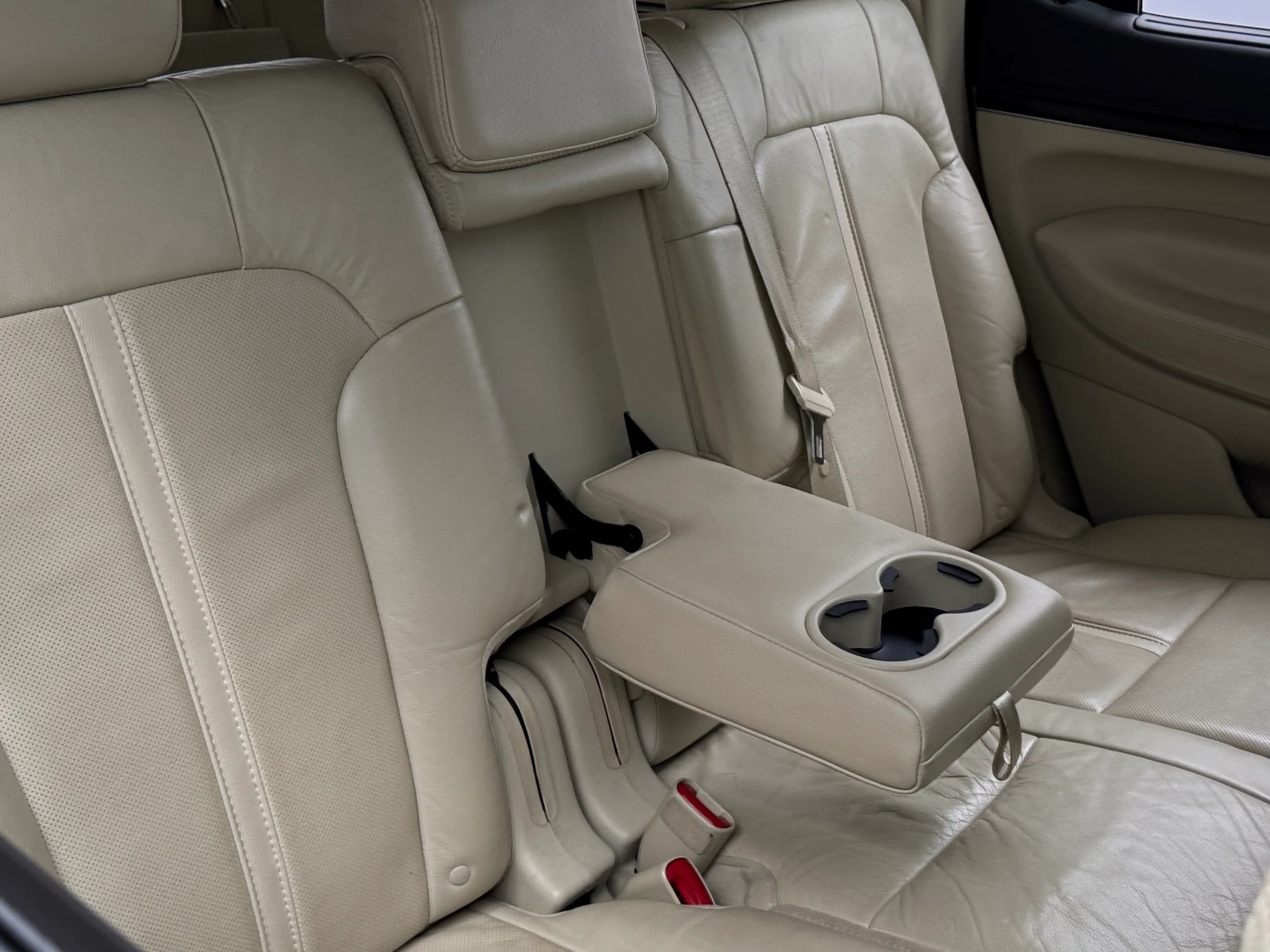 Thumbnail: 2013 Lincoln MKT - 5