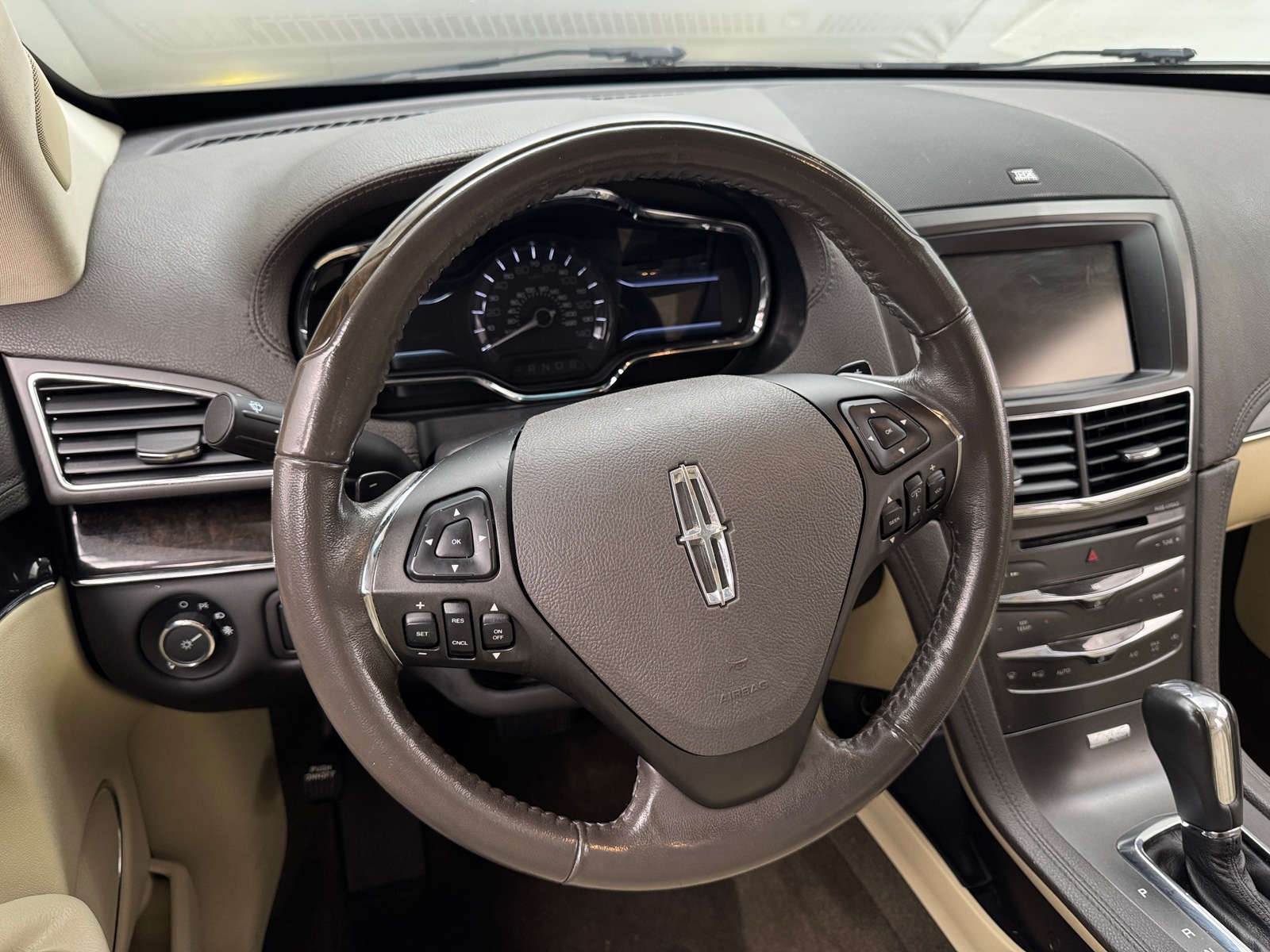 Thumbnail: 2013 Lincoln MKT - 4