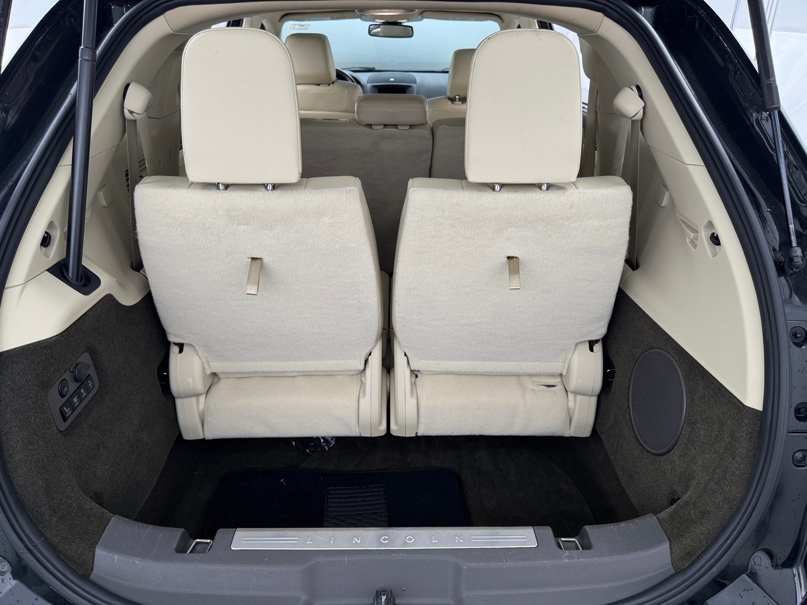 Thumbnail: 2013 Lincoln MKT - 6