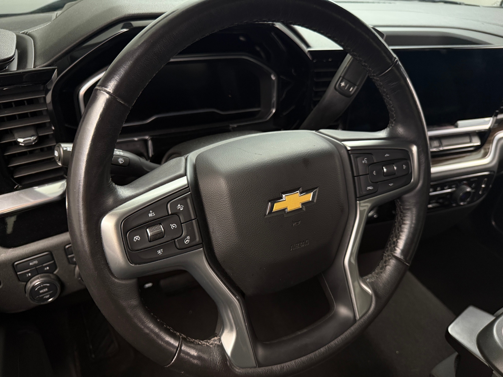 Thumbnail: 2022 Chevrolet Silverado 1500 - 5