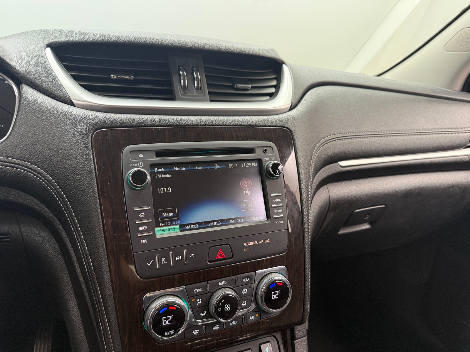 Thumbnail: 2016 Chevrolet Traverse - 4