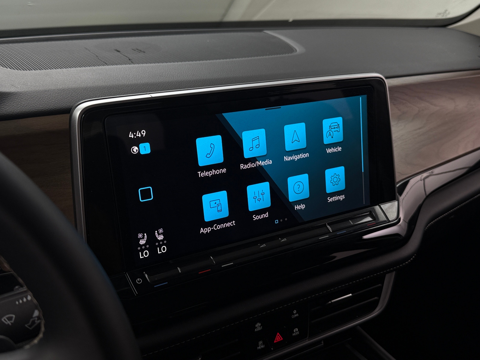 Thumbnail: 2024 Volkswagen Atlas - 3