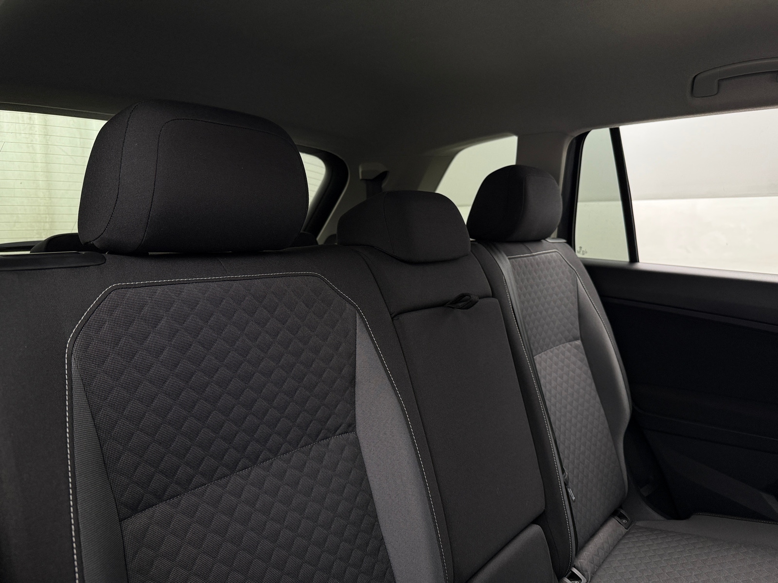 Thumbnail: 2021 Volkswagen Tiguan - 6