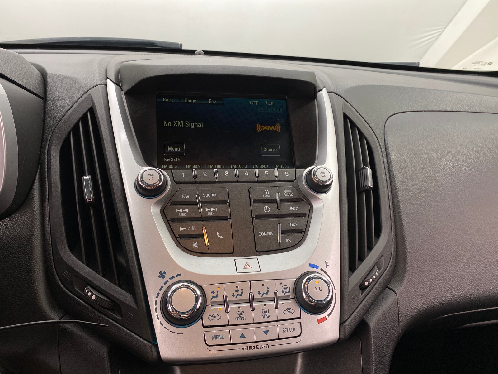 Thumbnail: 2017 Chevrolet Equinox - 4