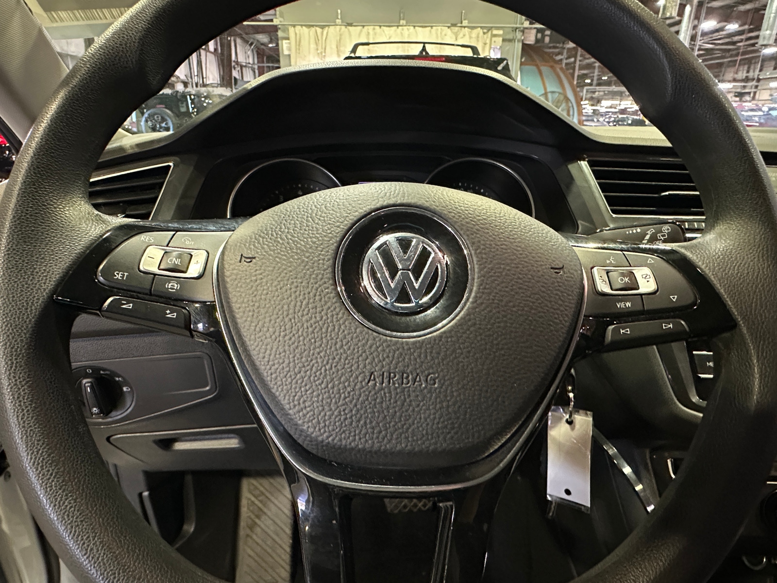 Thumbnail: 2020 Volkswagen Tiguan - 5