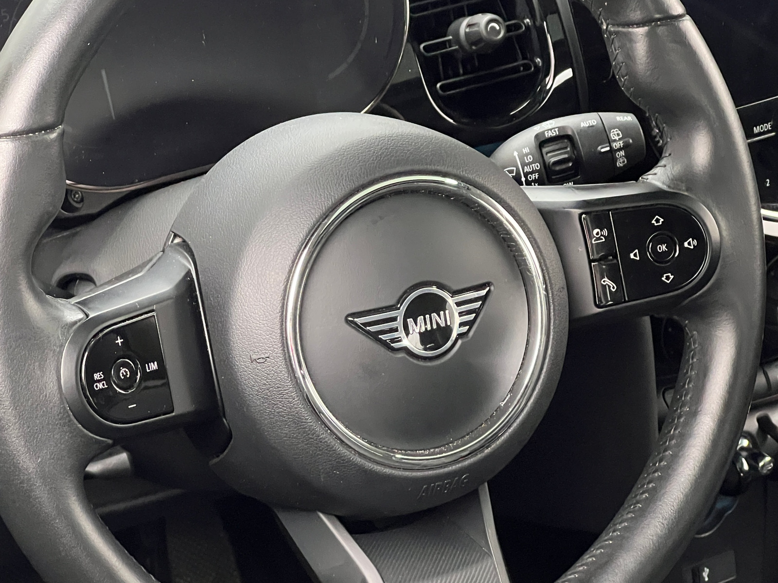 Thumbnail: 2022 MINI Cooper Hardtop - 3