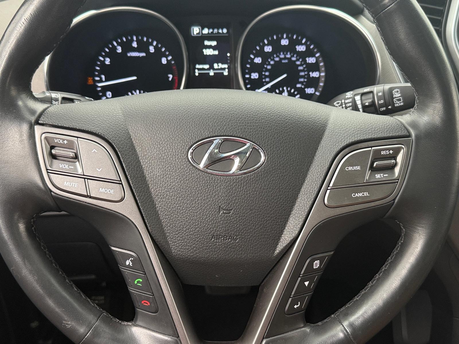 Thumbnail: 2017 Hyundai Santa Fe - 4