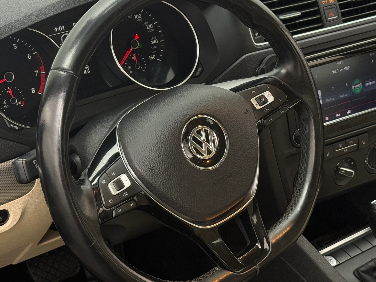 Thumbnail: 2017 Volkswagen Jetta - 4