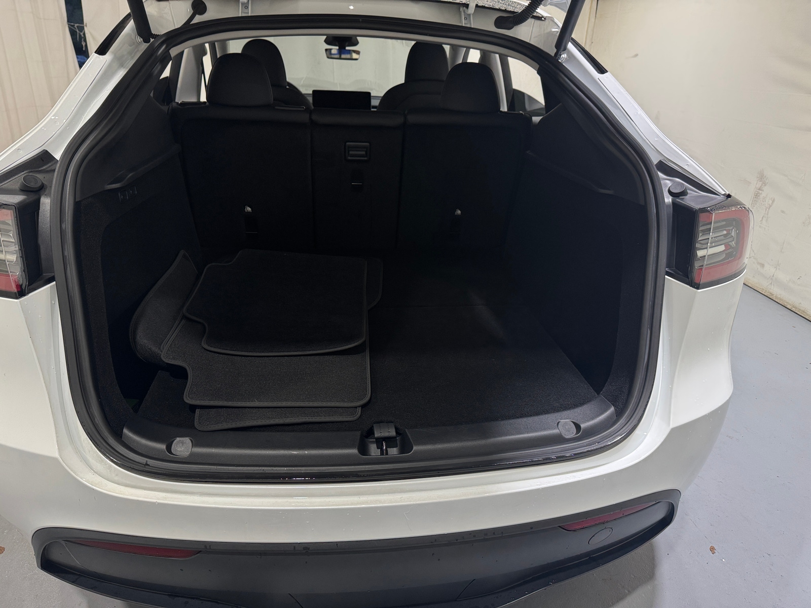 Thumbnail: 2024 Tesla Model Y - 6