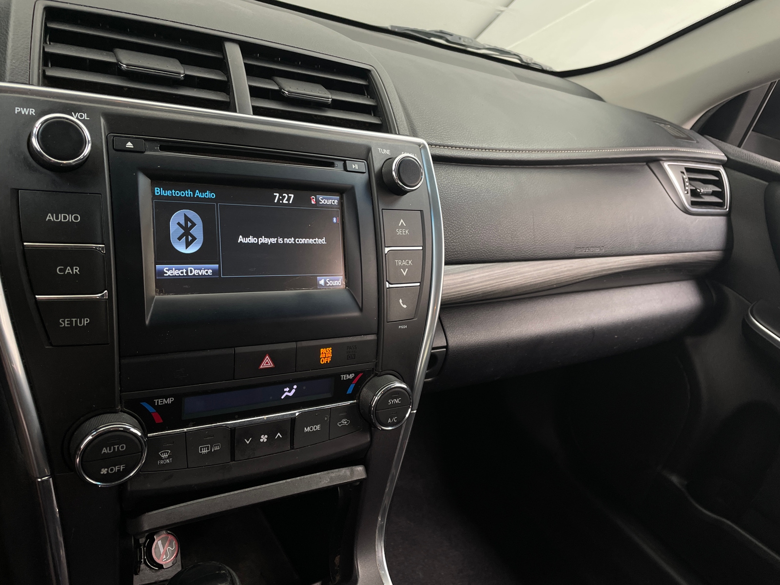 Thumbnail: 2016 Toyota Camry - 4
