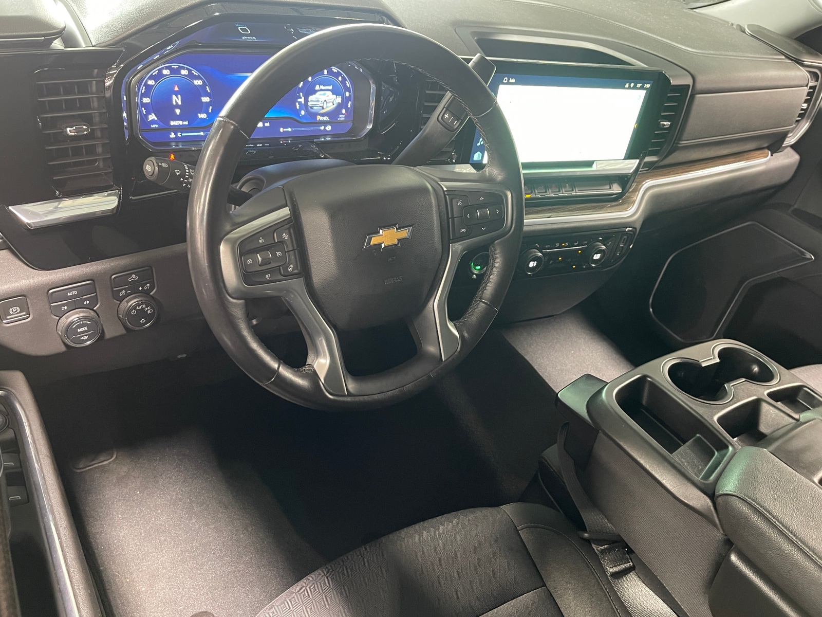 Thumbnail: 2022 Chevrolet Silverado 1500 - 3