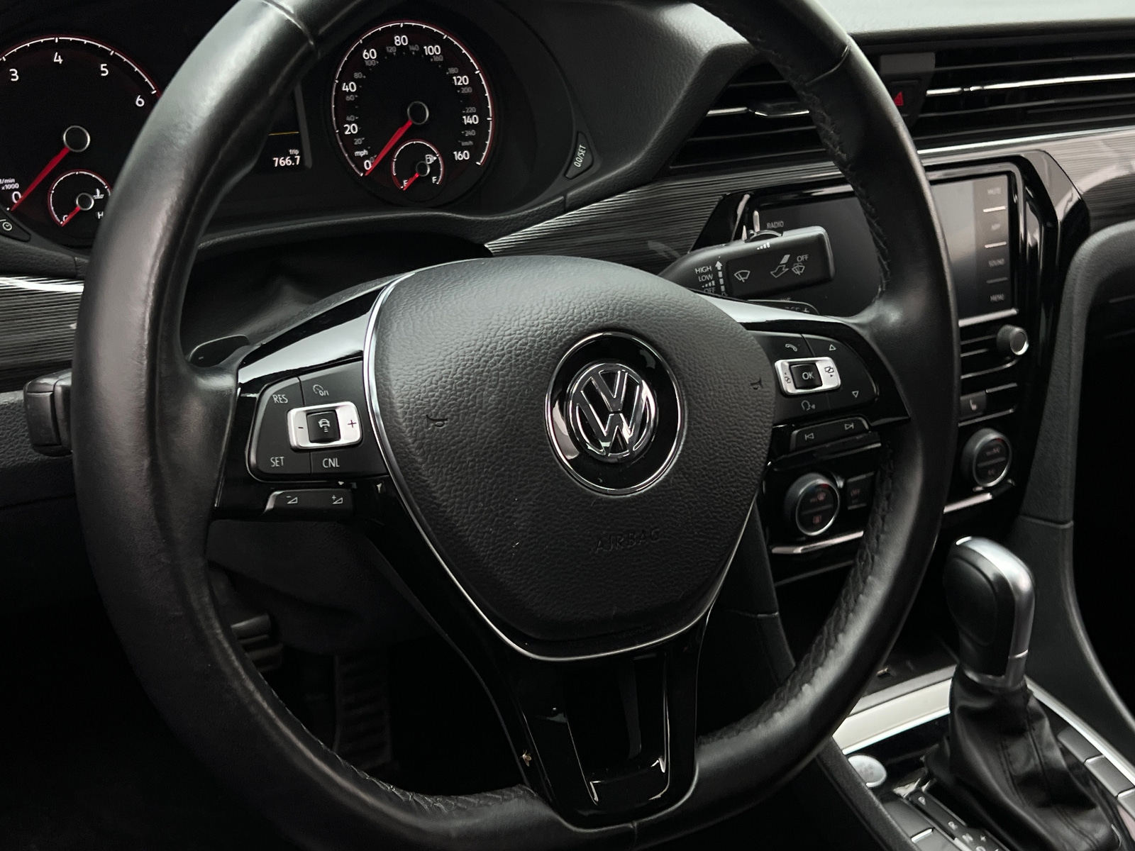 Thumbnail: 2020 Volkswagen Passat - 4