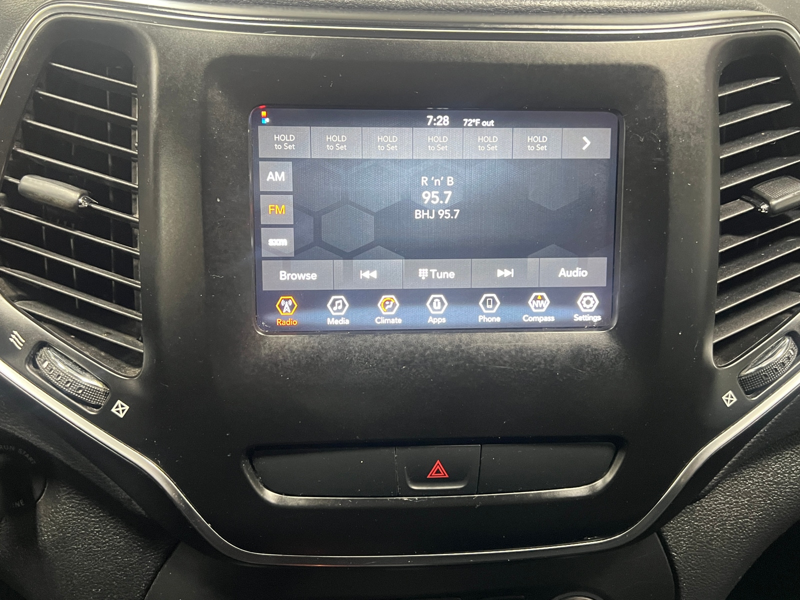 Thumbnail: 2019 Jeep Cherokee - 4