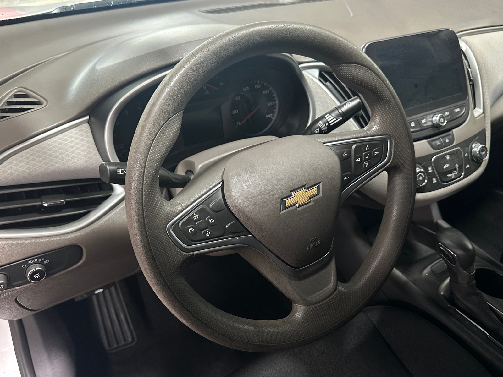 Thumbnail: 2022 Chevrolet Malibu - 5