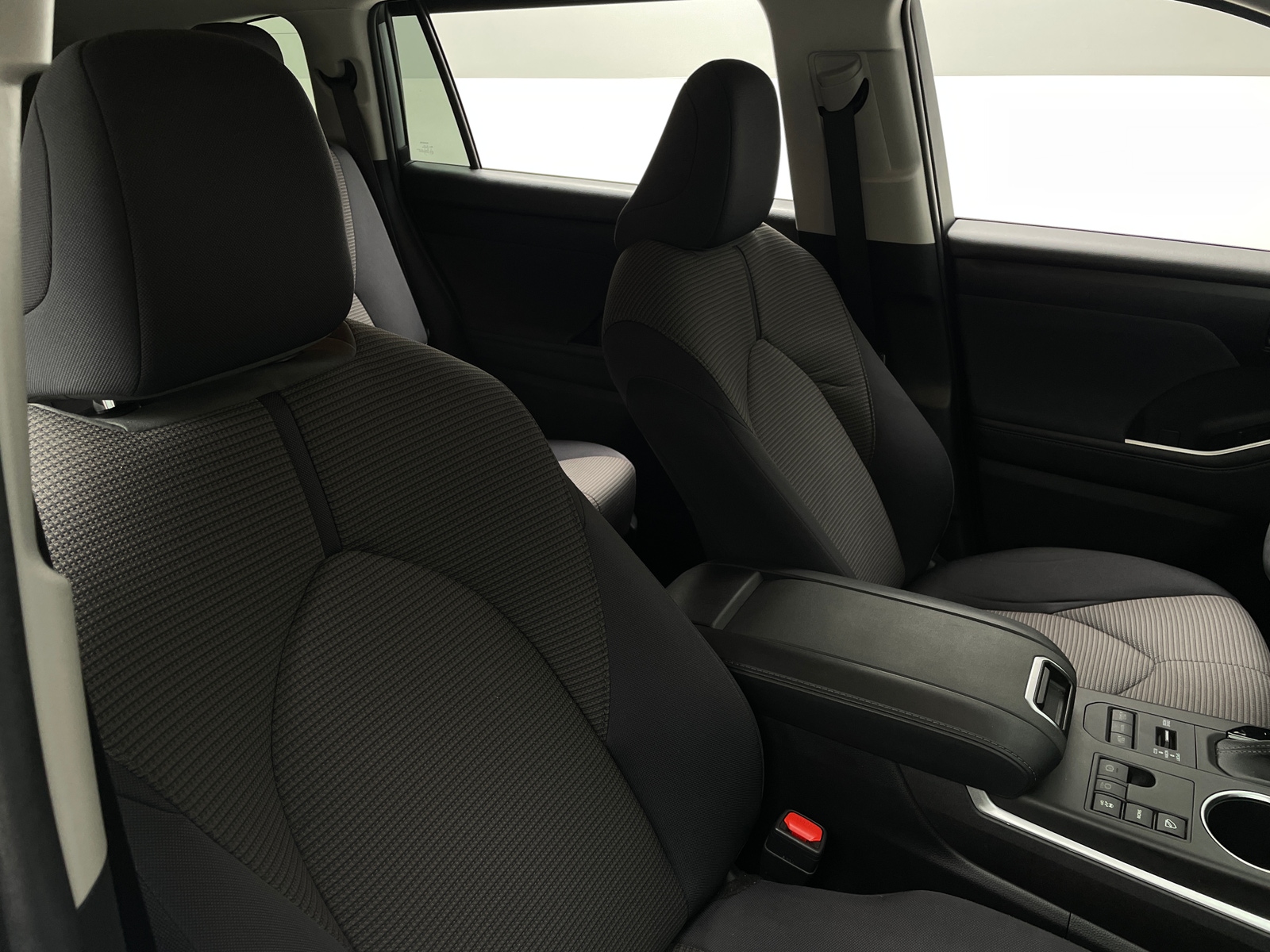 Thumbnail: 2023 Toyota Highlander - 2