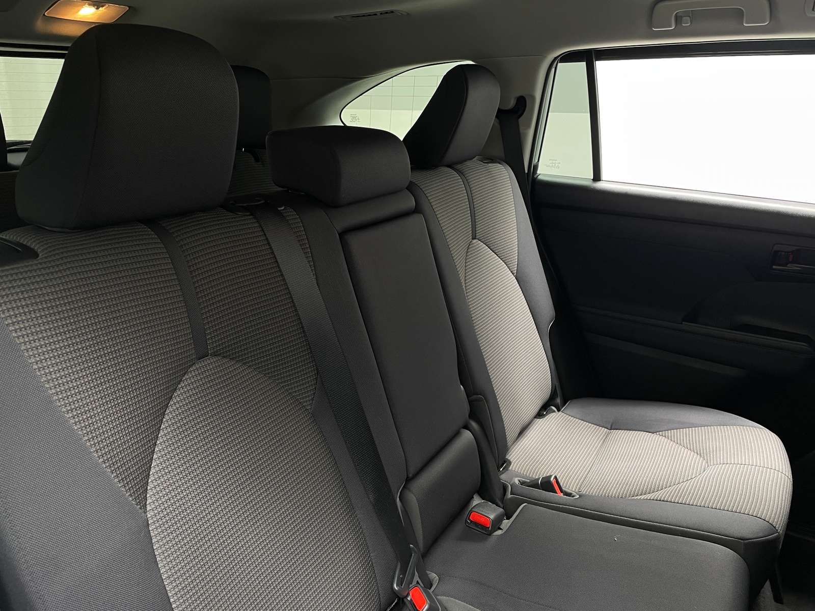 Thumbnail: 2023 Toyota Highlander - 6