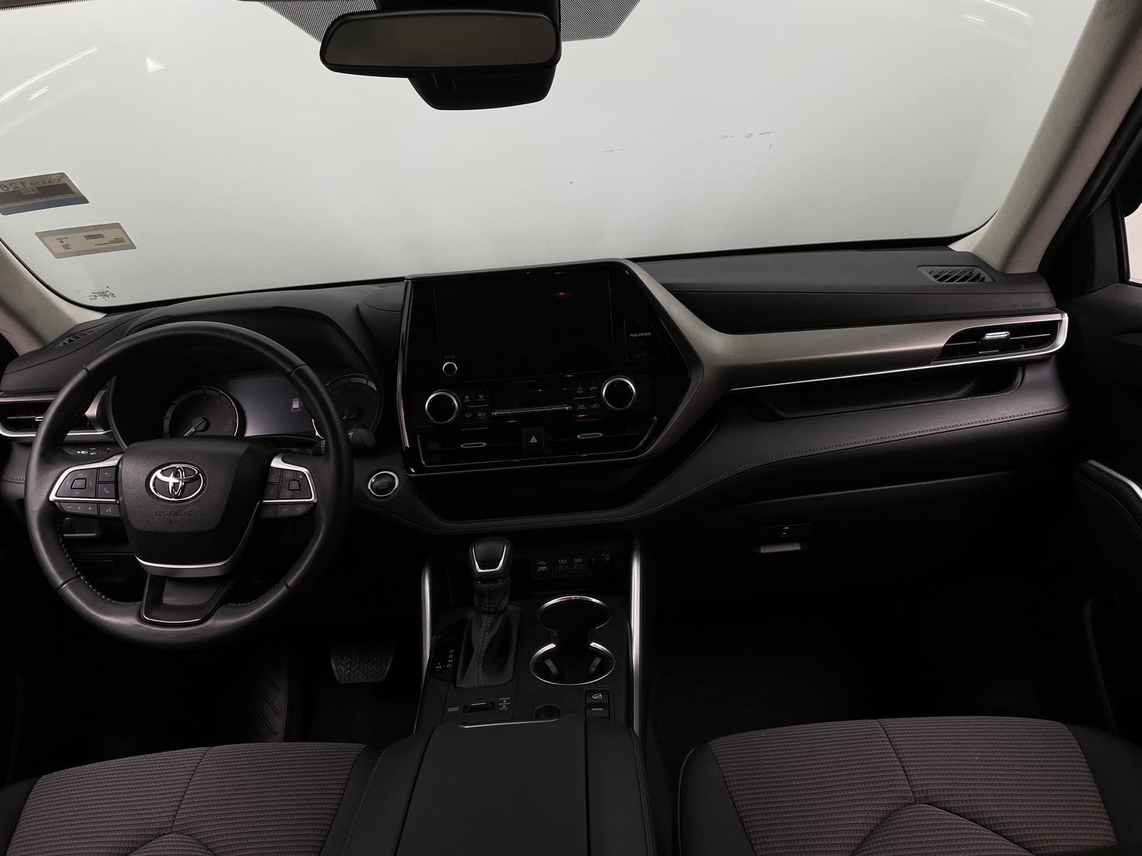 Thumbnail: 2023 Toyota Highlander - 3