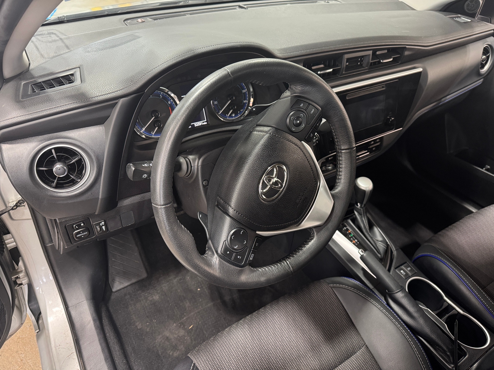 Thumbnail: 2018 Toyota Corolla - 3