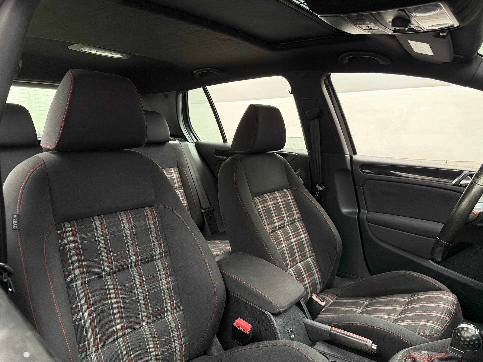 Thumbnail: 2013 Volkswagen Golf - 2