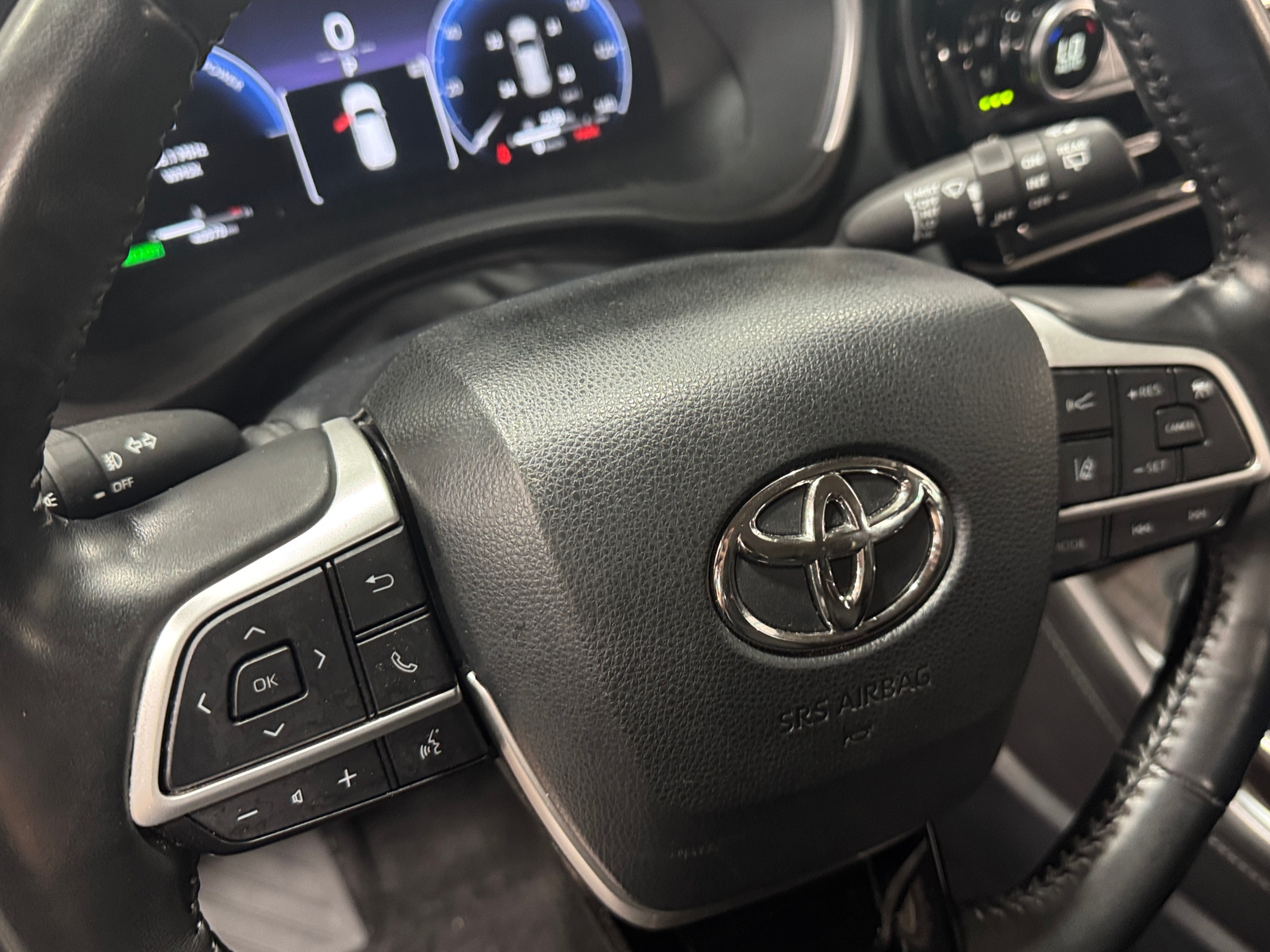 Thumbnail: 2023 Toyota Highlander - 4