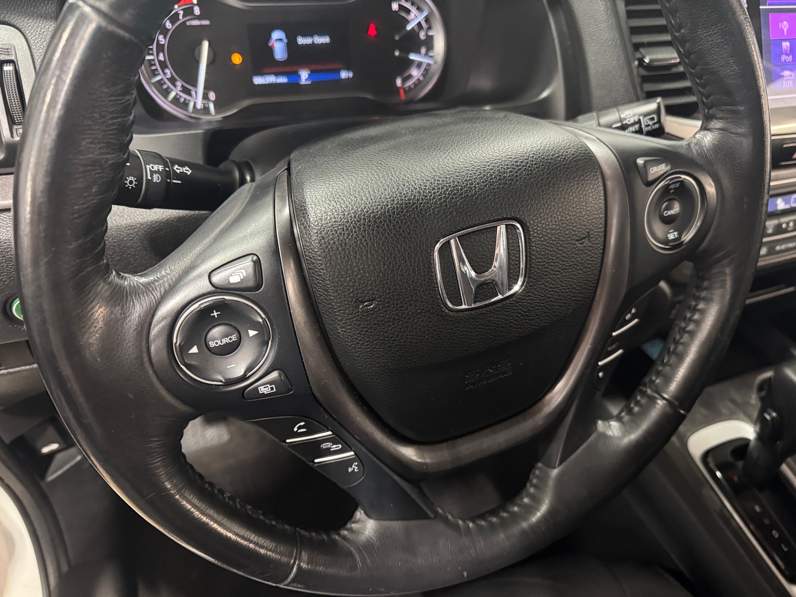 Thumbnail: 2017 Honda Pilot - 4