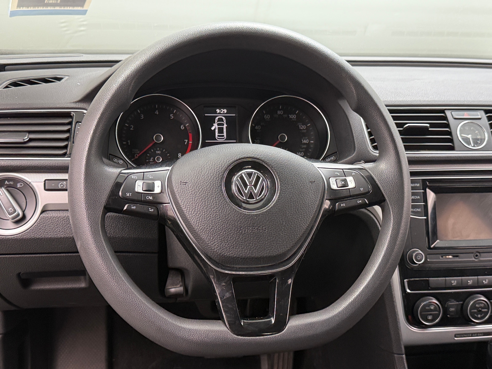 Thumbnail: 2016 Volkswagen Passat - 5