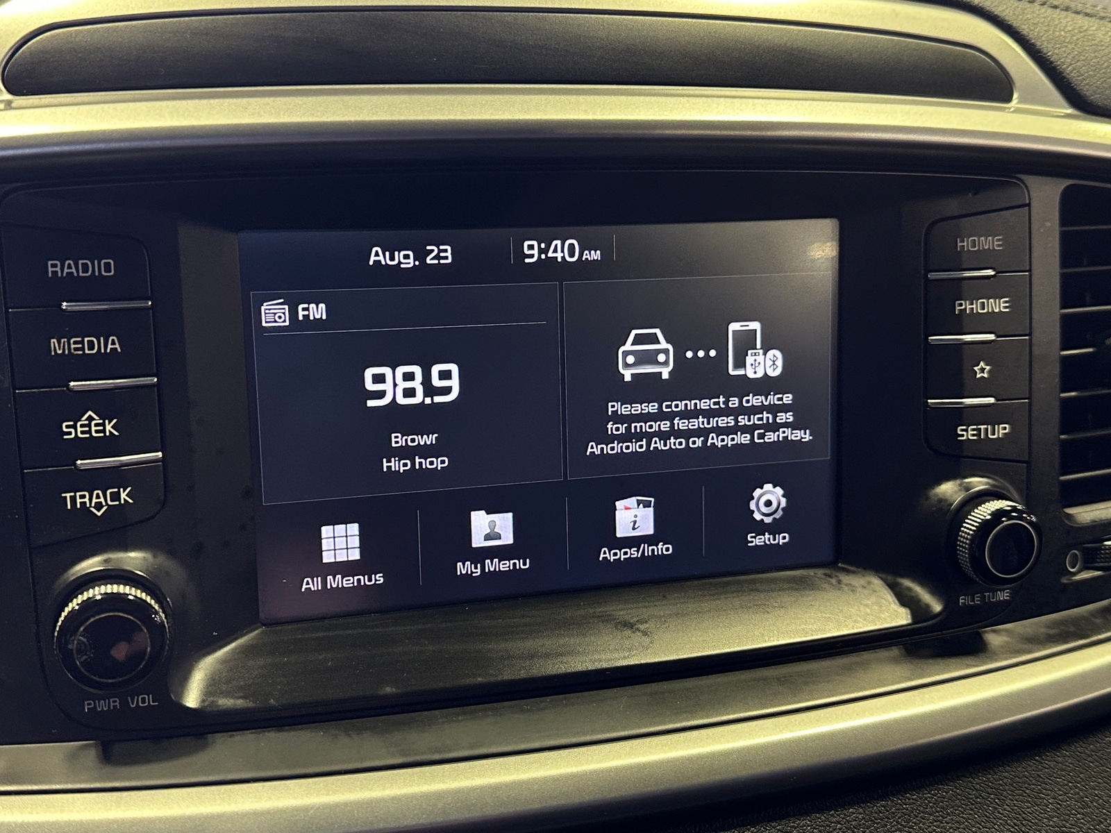 Thumbnail: 2019 Kia Sorento - 4