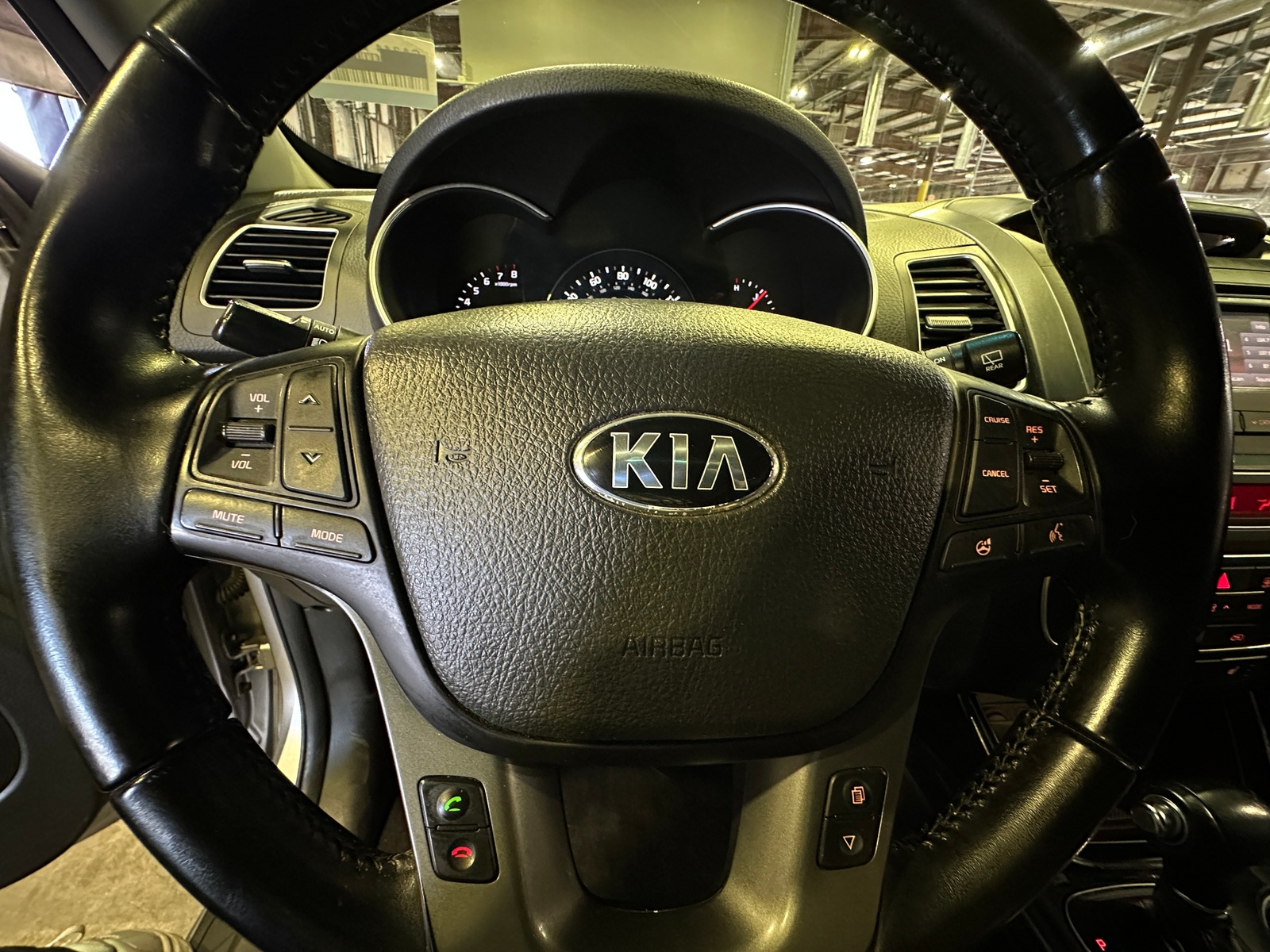 Thumbnail: 2015 Kia Sorento - 4