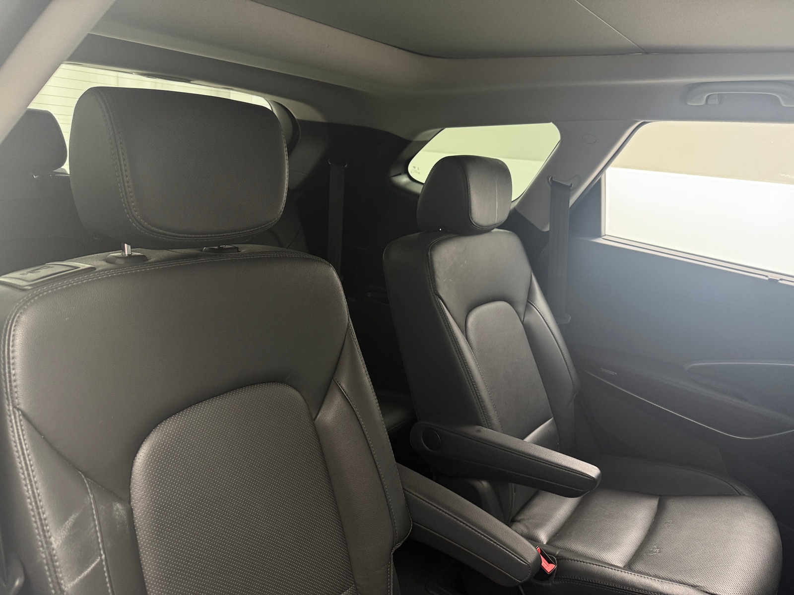 Thumbnail: 2017 Hyundai Santa Fe - 5
