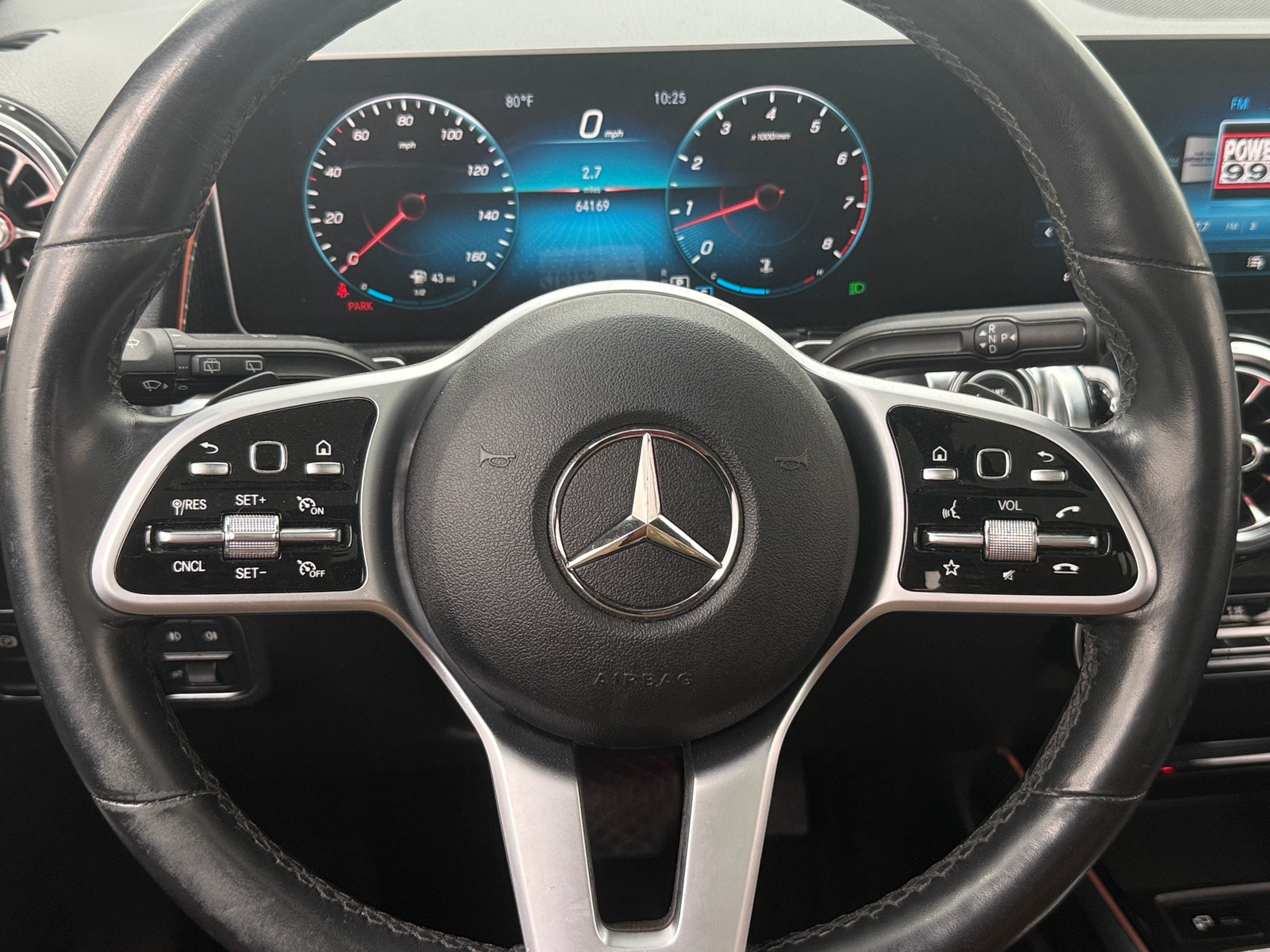 Thumbnail: 2020 Mercedes-Benz GLB - 4
