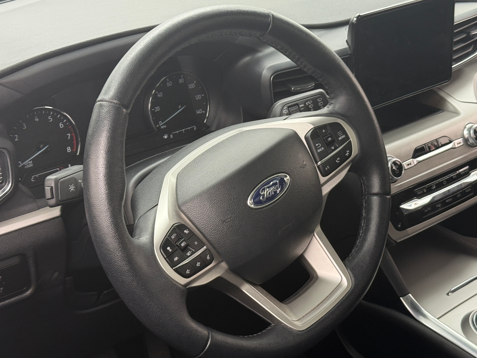 Thumbnail: 2022 Ford Explorer - 4